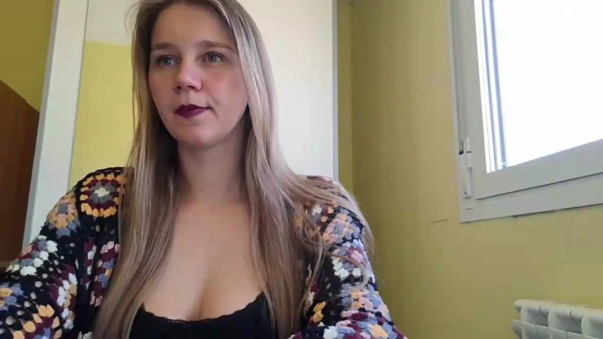 Gallery image thumbnail from KrisssKiss1's myfreecams stream on, 05/01/2026, 12:10 image 8 of 20