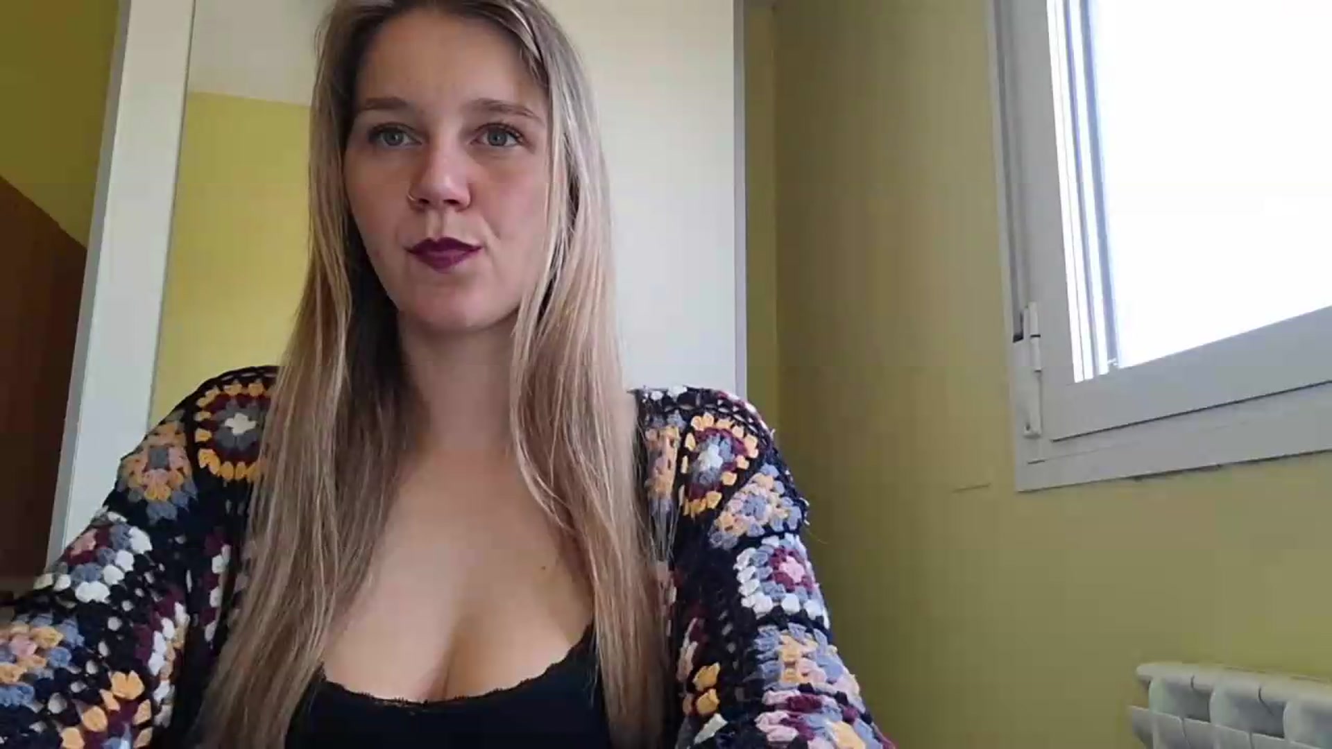 Gallery image thumbnail from KrisssKiss1's myfreecams stream on, 05/01/2026, 12:10 image 11 of 20