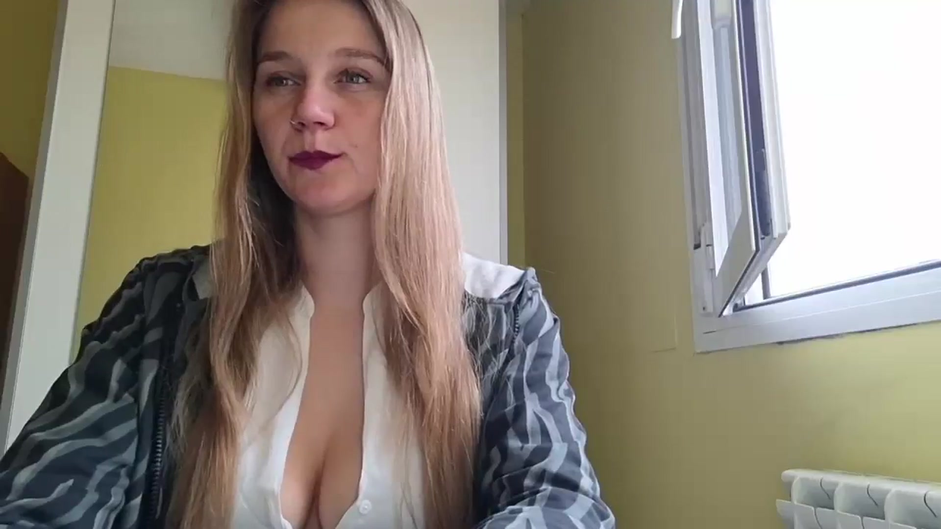Gallery image thumbnail from KrisssKiss1's myfreecams stream on, 05/02/2026, 12:07 image 15 of 20