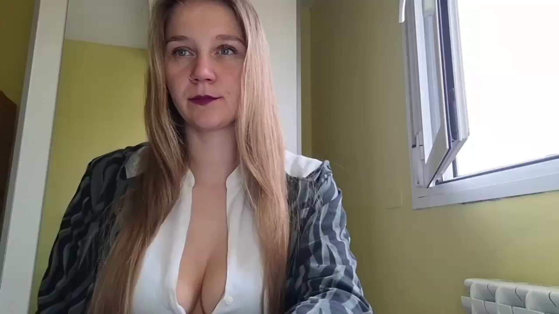 Gallery image thumbnail from KrisssKiss1's myfreecams stream on, 05/02/2026, 12:07 image 12 of 20