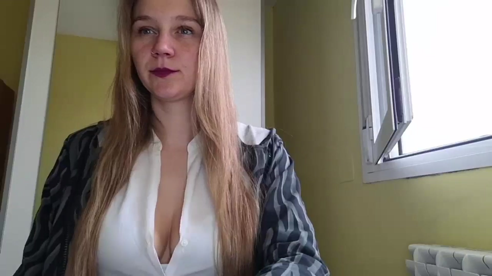 Gallery image thumbnail from KrisssKiss1's myfreecams stream on, 05/02/2026, 12:07 image 3 of 20
