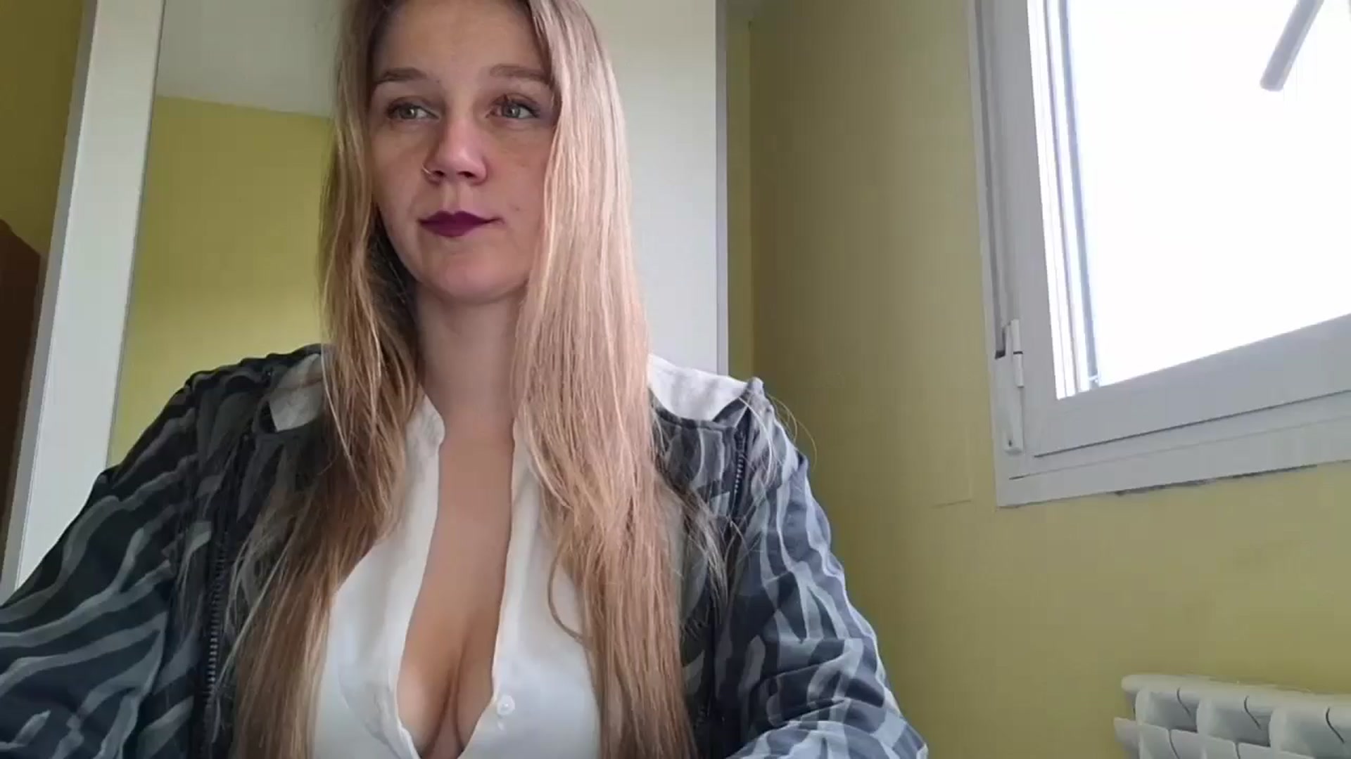Gallery image thumbnail from KrisssKiss1's myfreecams stream on, 05/02/2026, 12:07 image 20 of 20