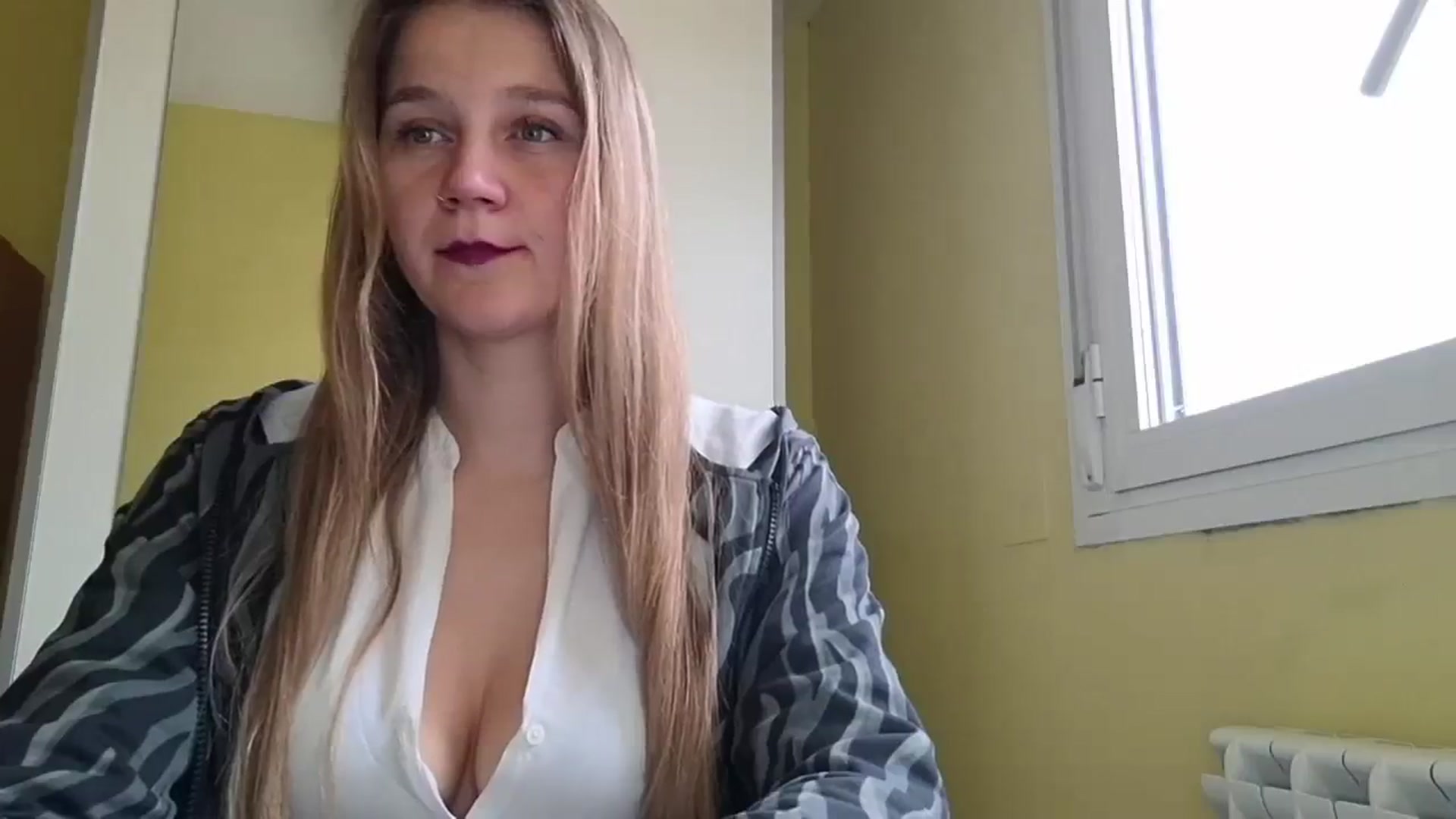 Gallery image thumbnail from KrisssKiss1's myfreecams stream on, 05/02/2026, 12:39 image 6 of 20
