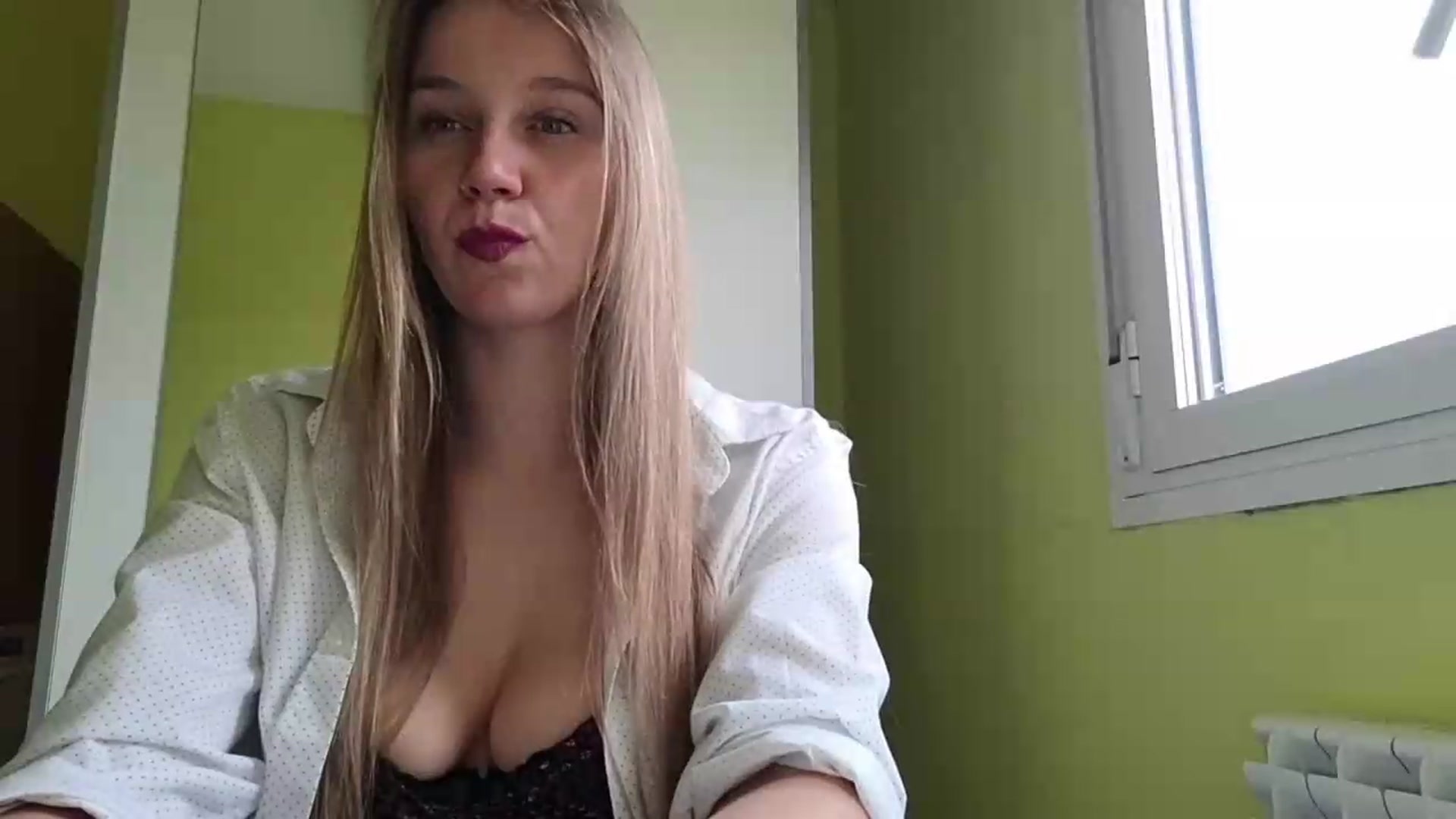 Gallery image thumbnail from KrisssKiss1's myfreecams stream on, 05/03/2026, 12:25 image 15 of 20