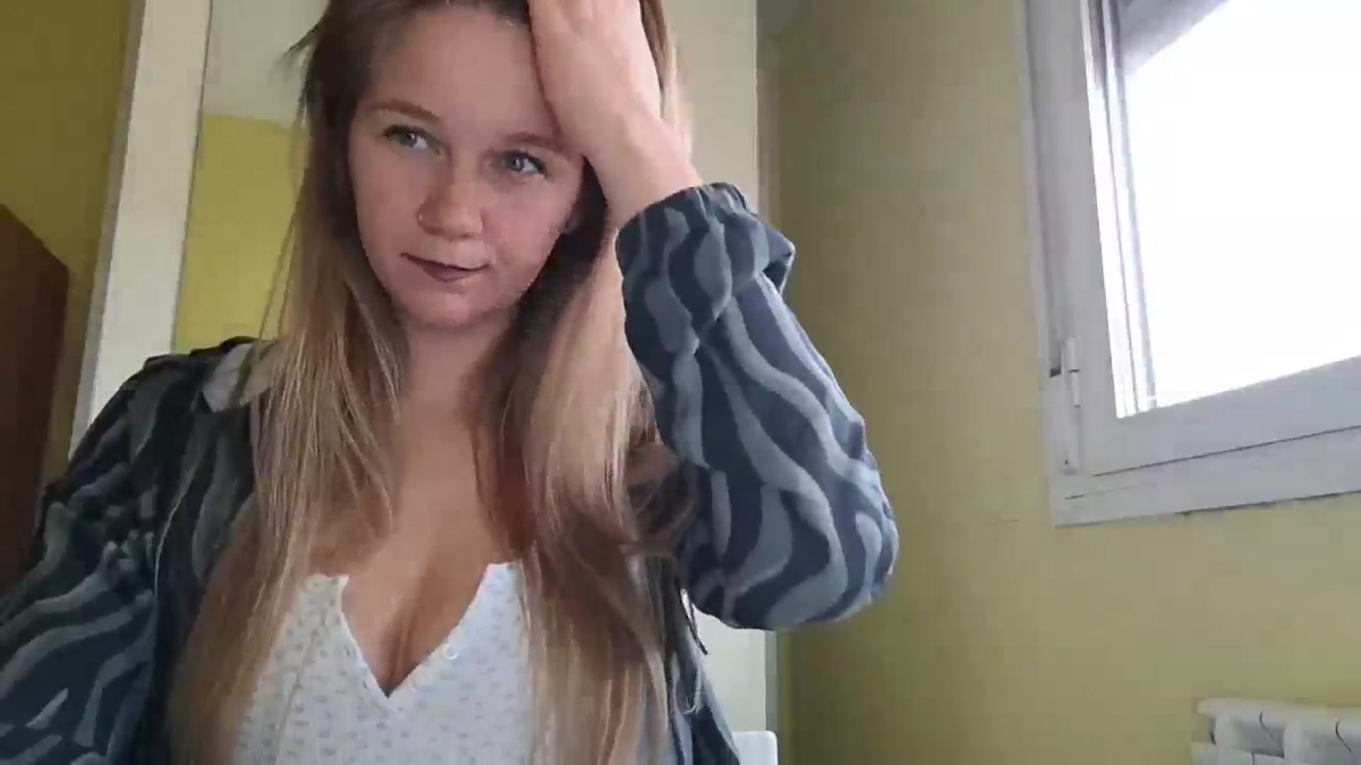 Gallery image thumbnail from KrisssKiss1's myfreecams stream on, 05/04/2026, 12:34 image 4 of 20