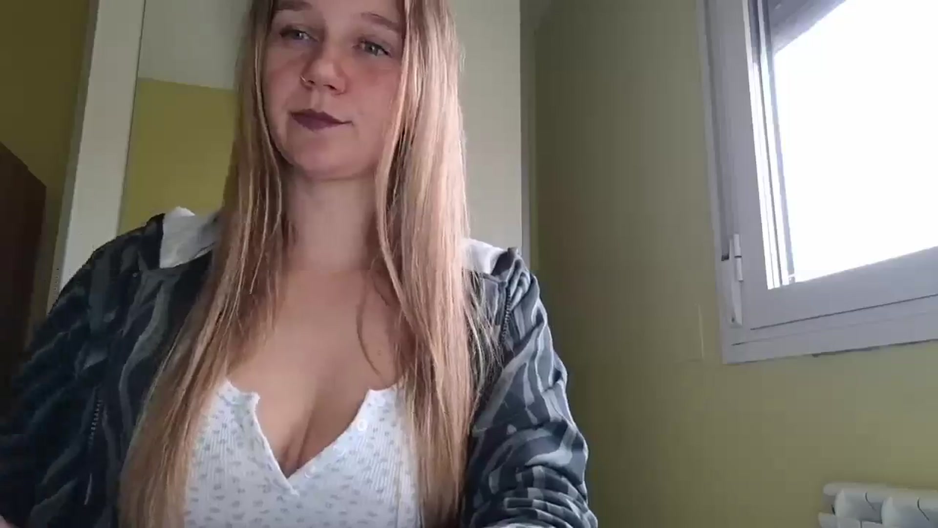 Gallery image thumbnail from KrisssKiss1's myfreecams stream on, 05/04/2026, 14:49 image 6 of 20
