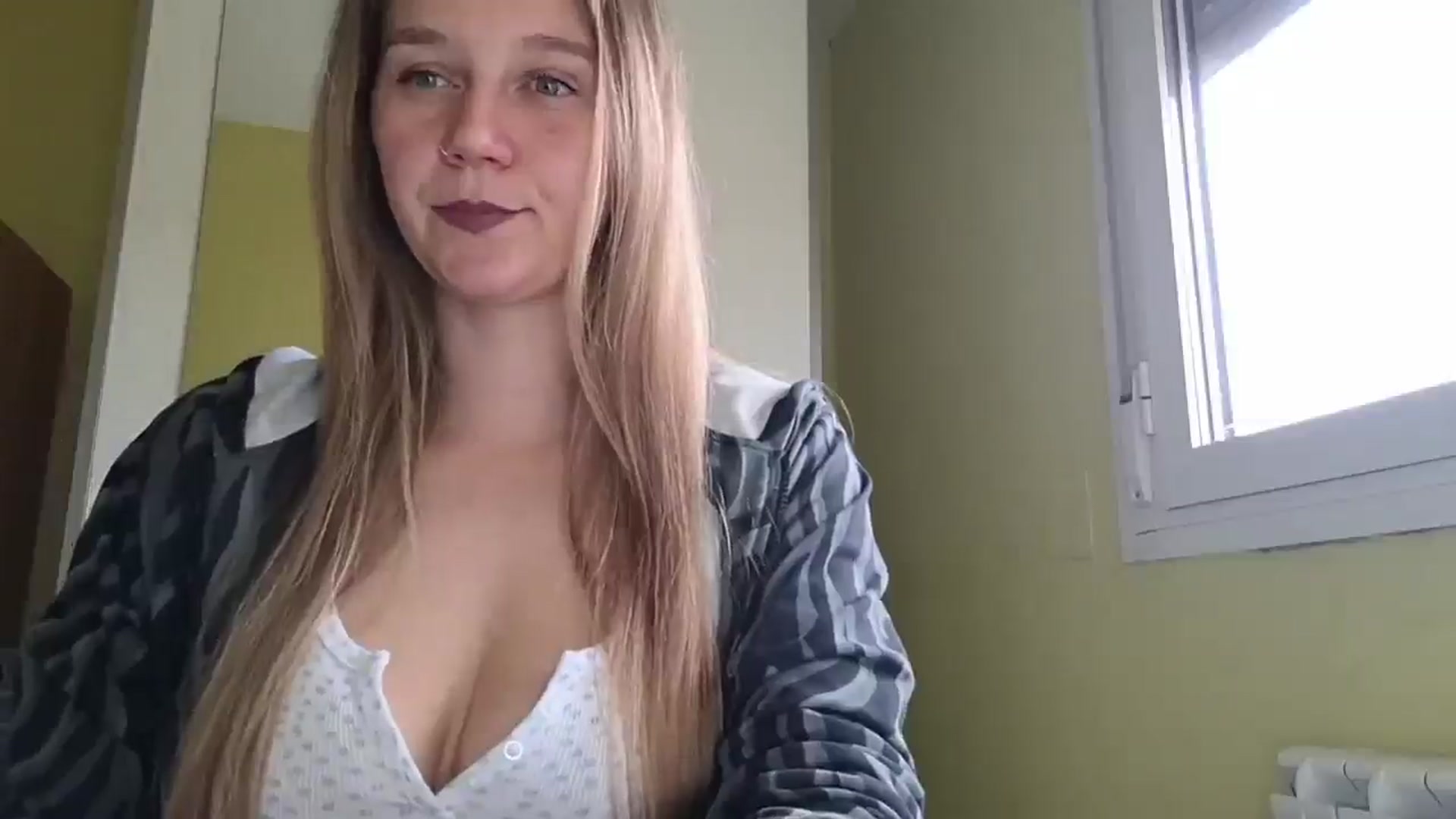 Gallery image thumbnail from KrisssKiss1's myfreecams stream on, 05/04/2026, 14:49 image 3 of 20