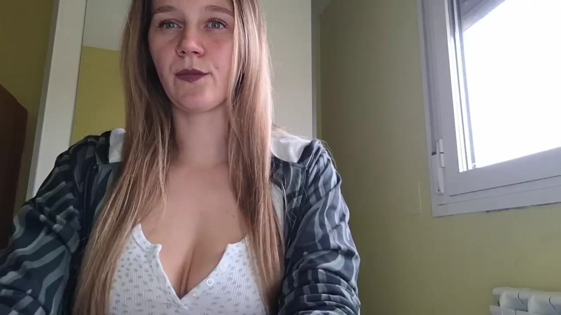 Gallery image thumbnail from KrisssKiss1's myfreecams stream on, 05/04/2026, 14:49 image 2 of 20