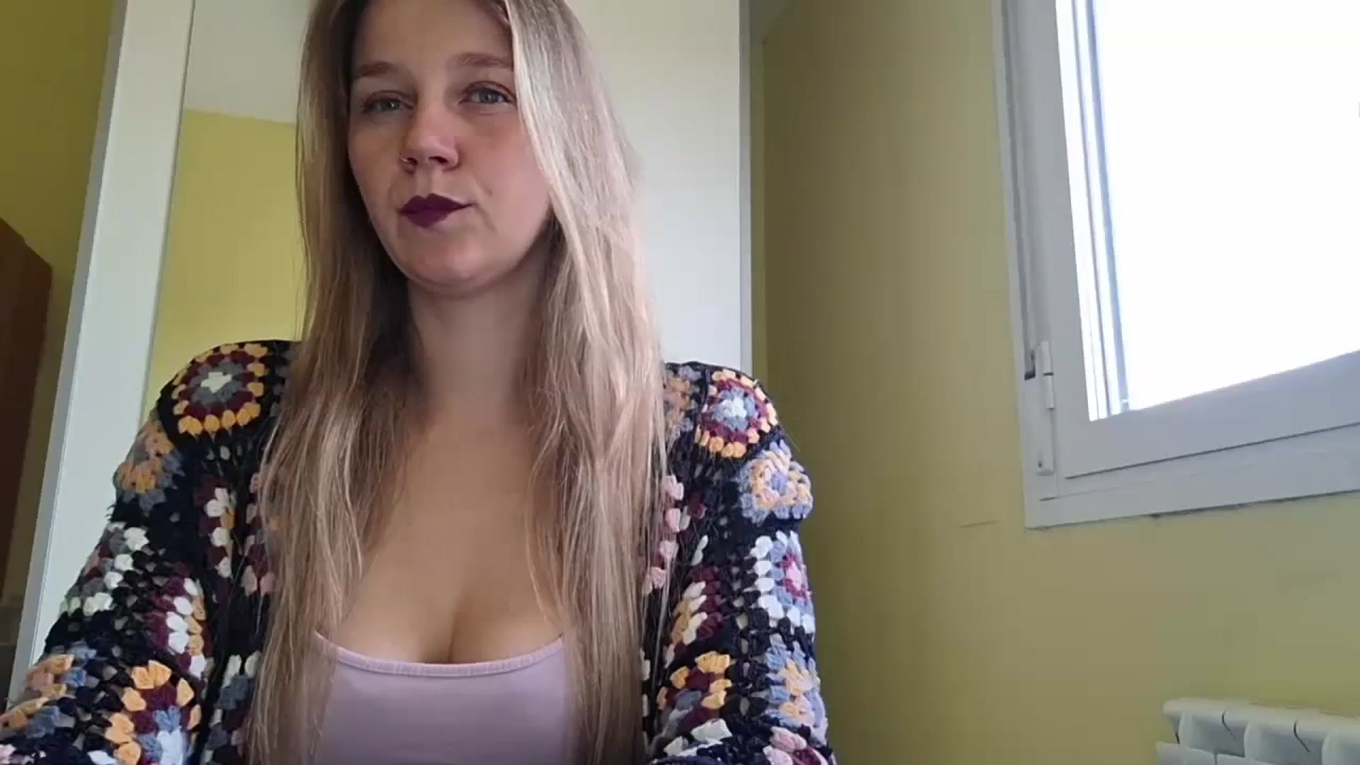 Gallery image thumbnail from KrisssKiss1's myfreecams stream on, 05/05/2026, 11:28 image 3 of 20