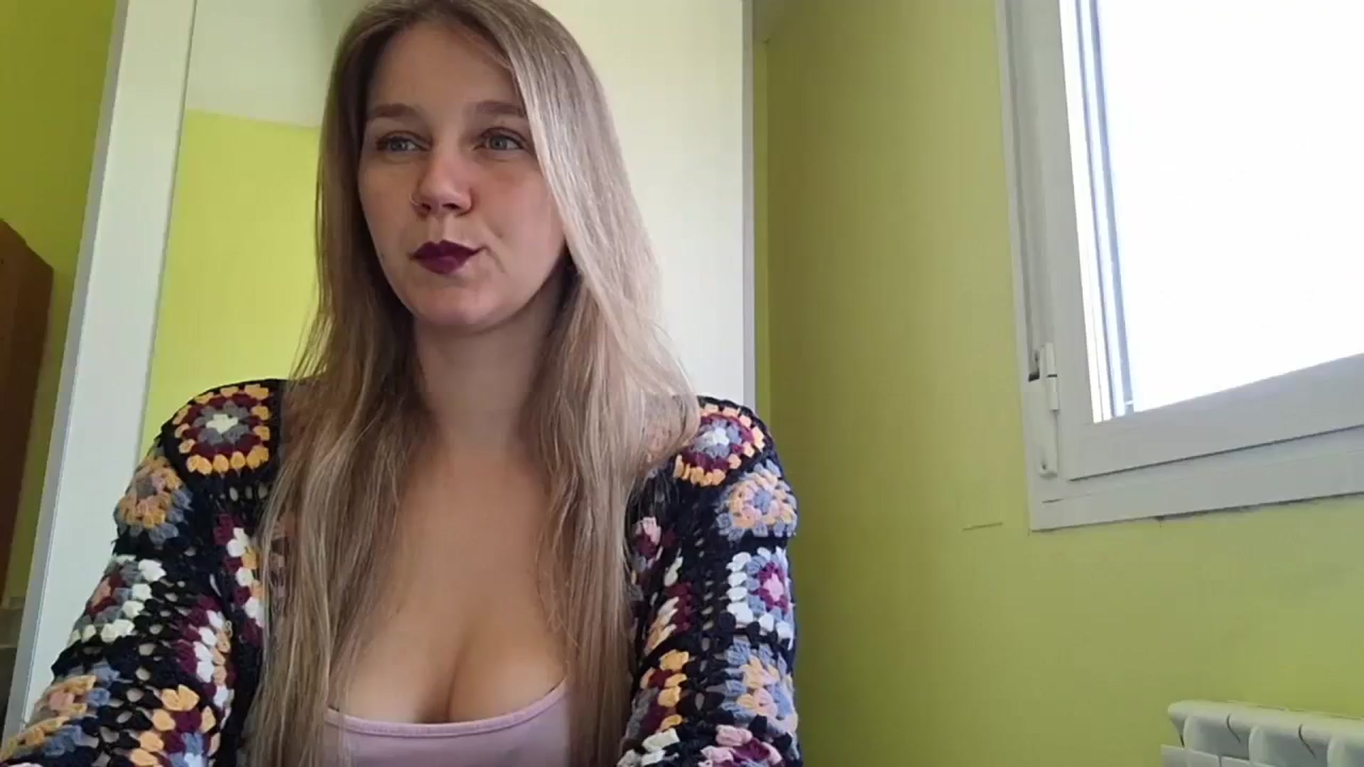 Gallery image thumbnail from KrisssKiss1's myfreecams stream on, 05/05/2026, 11:28 image 9 of 20