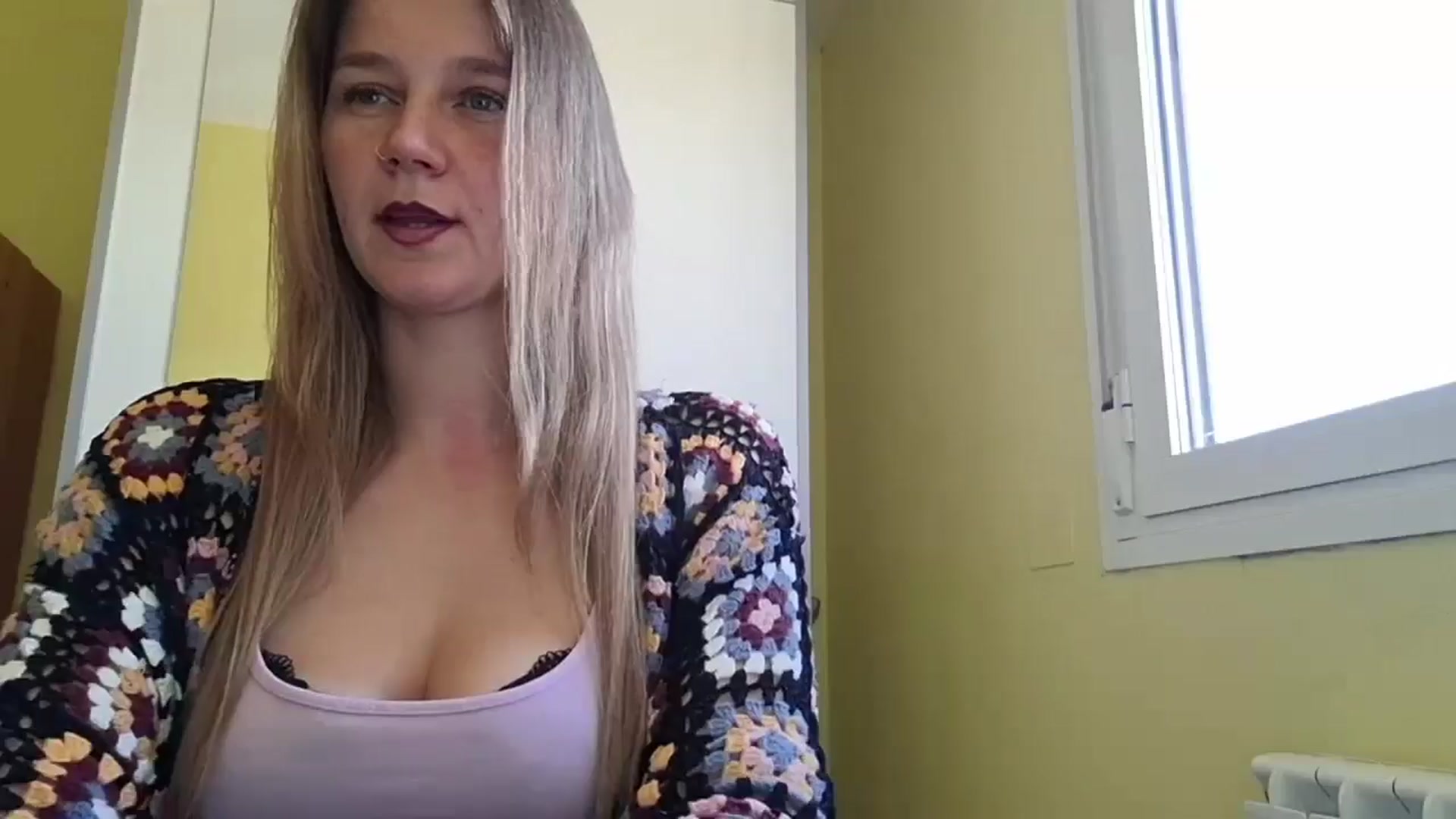 Gallery image thumbnail from KrisssKiss1's myfreecams stream on, 05/05/2026, 13:39 image 13 of 20