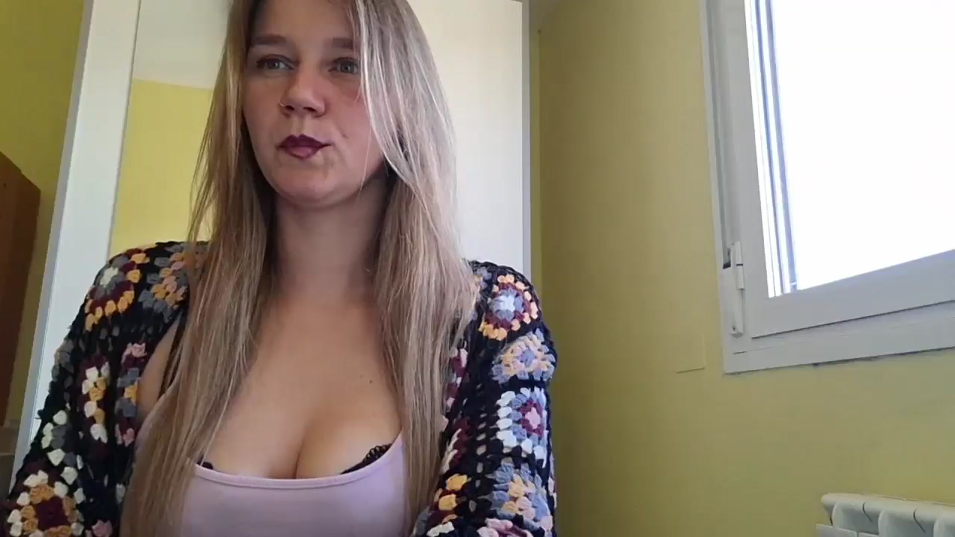 Gallery image thumbnail from KrisssKiss1's myfreecams stream on, 05/05/2026, 13:39 image 11 of 20