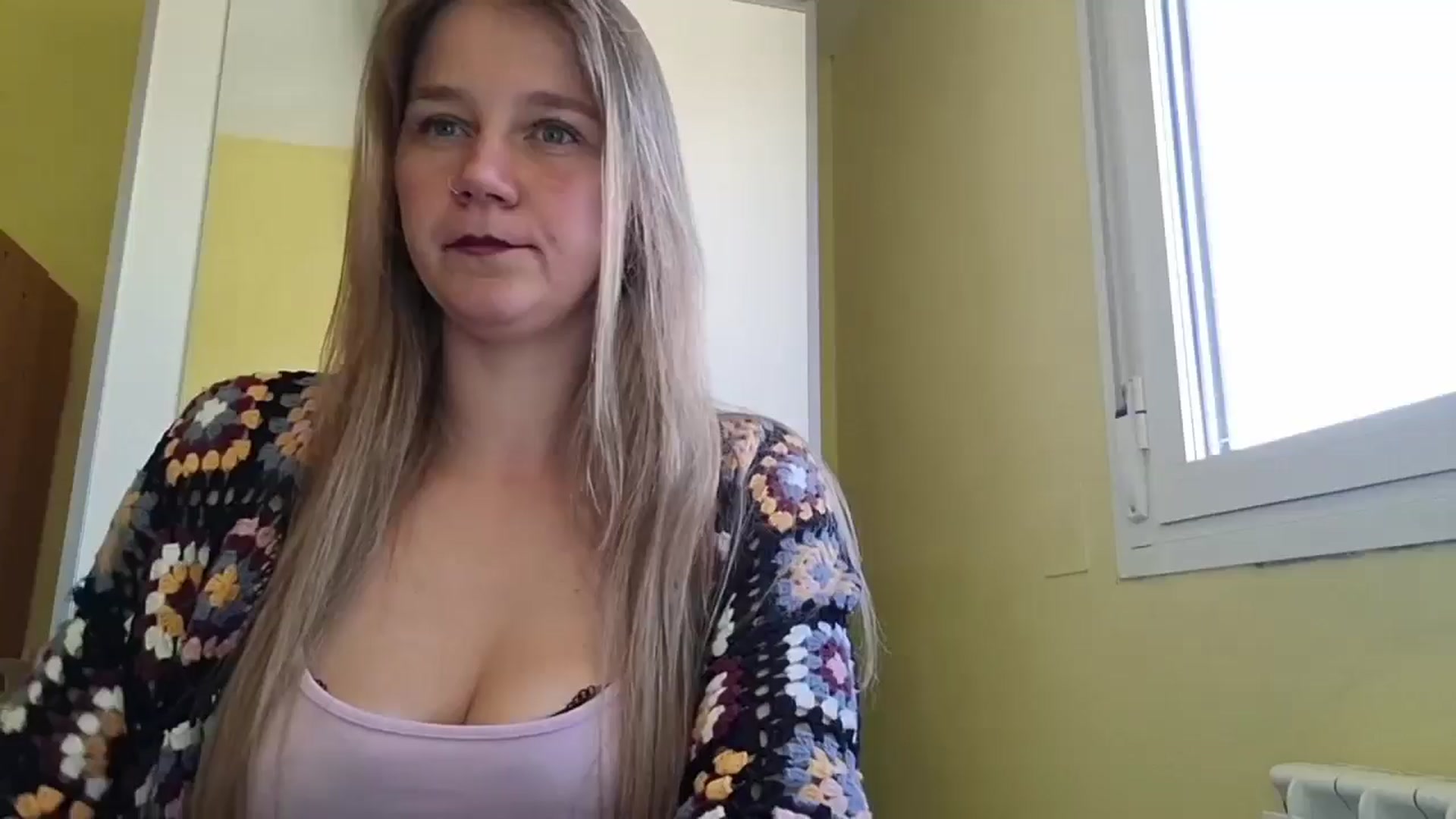Gallery image thumbnail from KrisssKiss1's myfreecams stream on, 05/05/2026, 13:39 image 16 of 20