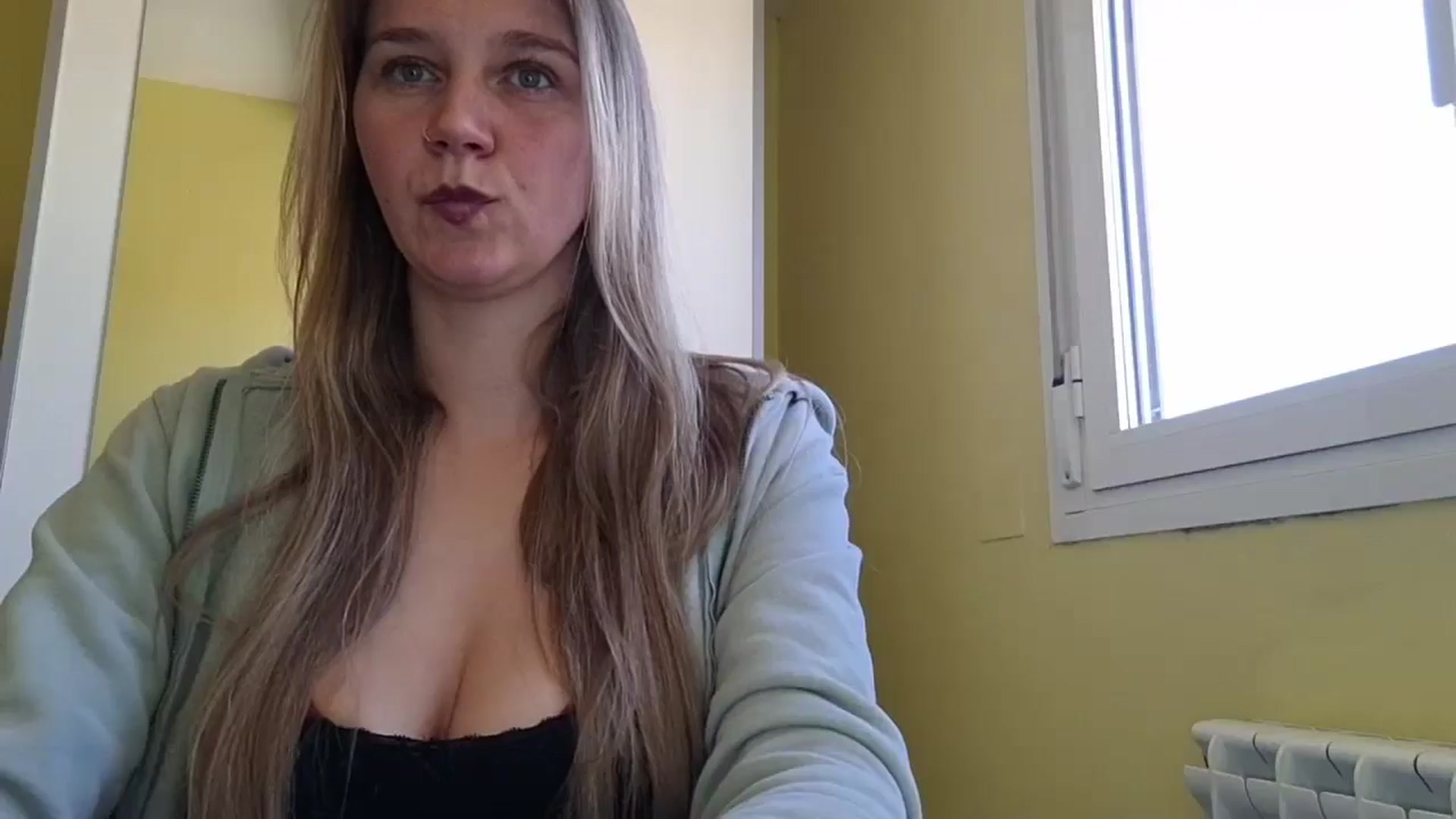 Gallery image thumbnail from KrisssKiss1's myfreecams stream on, 05/06/2026, 14:01 image 19 of 20