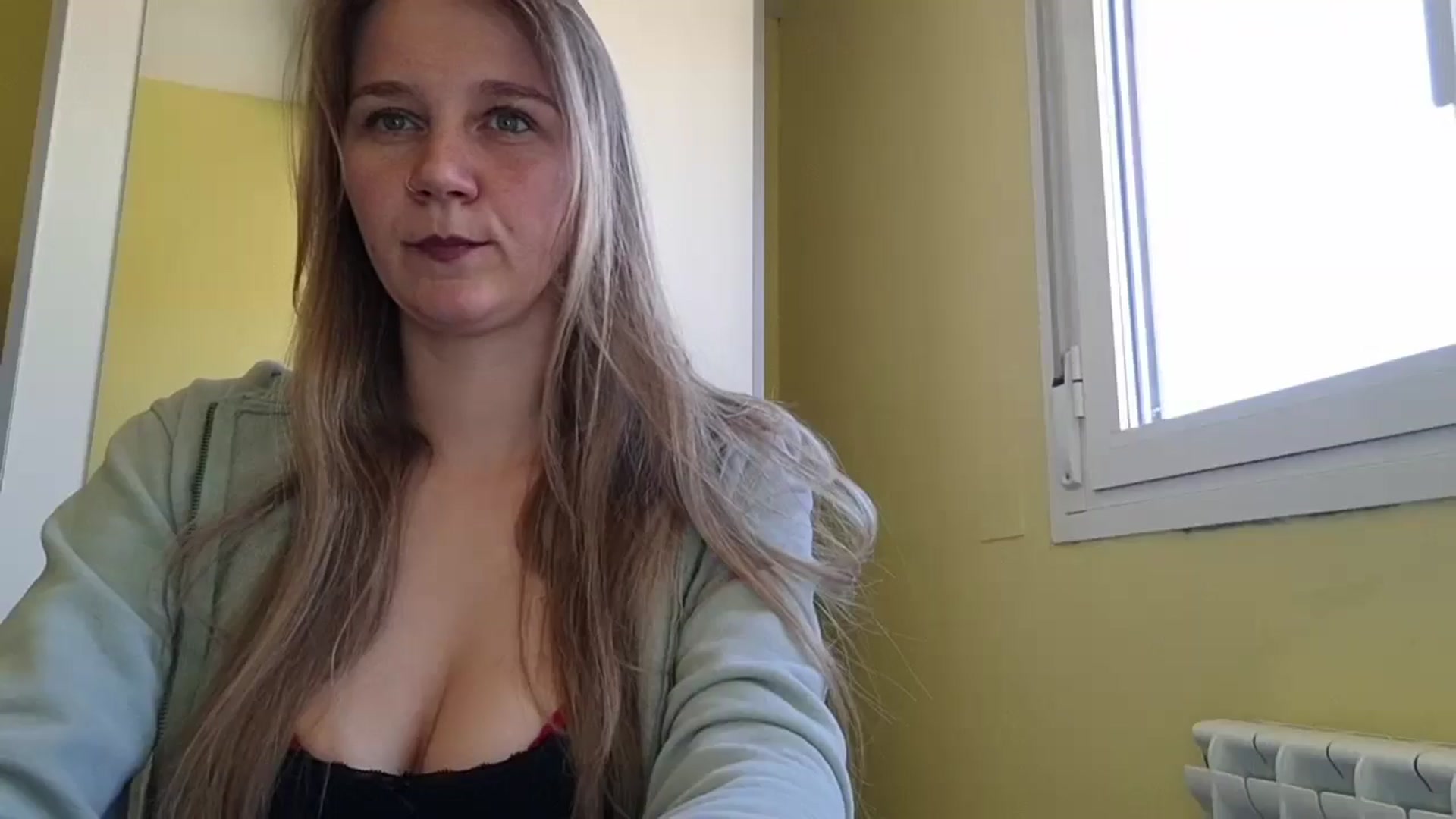 Gallery image thumbnail from KrisssKiss1's myfreecams stream on, 05/06/2026, 14:01 image 17 of 20