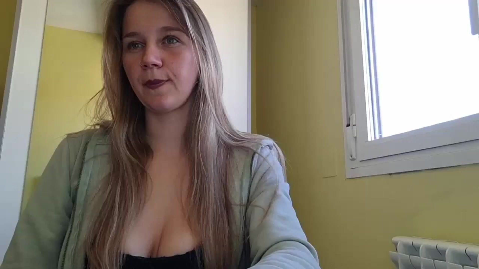 Gallery image thumbnail from KrisssKiss1's myfreecams stream on, 05/06/2026, 14:01 image 9 of 20