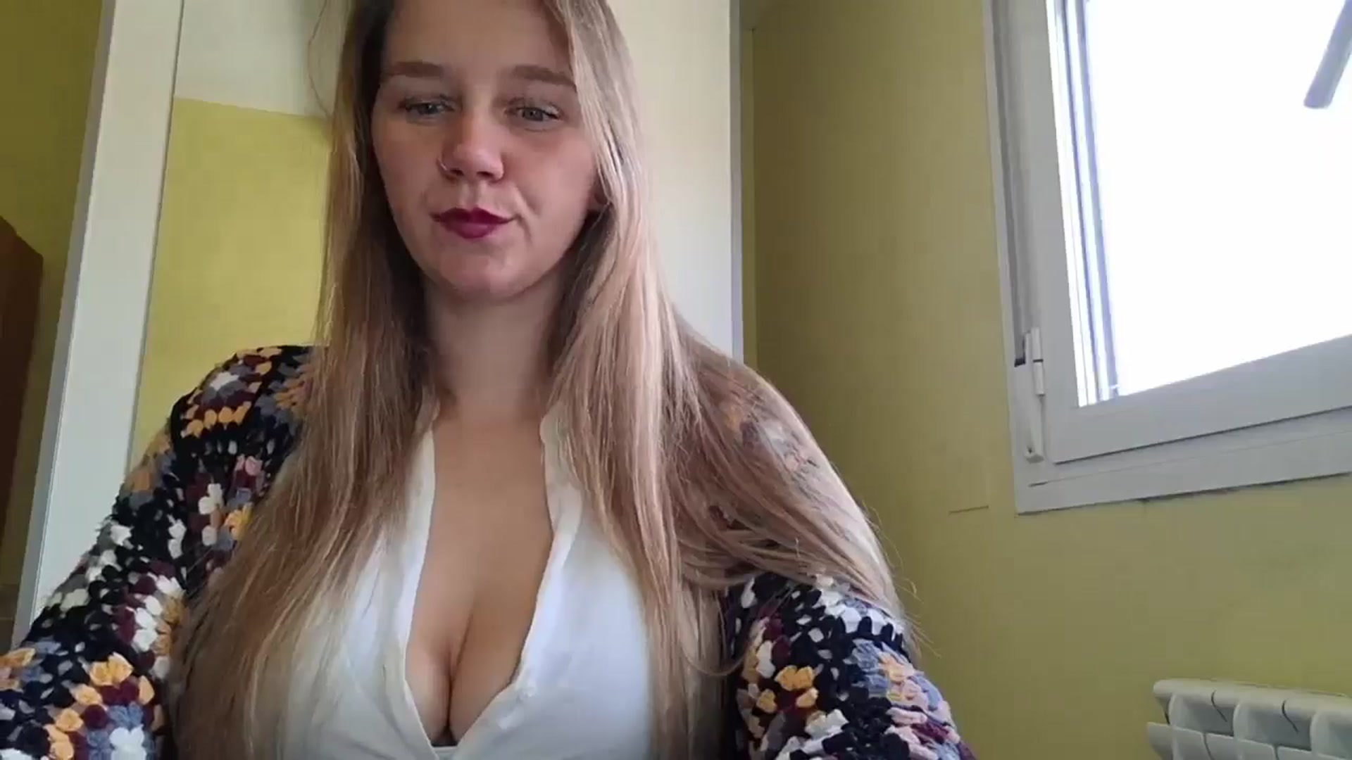 Gallery image thumbnail from KrisssKiss1's myfreecams stream on, 05/11/2026, 12:50 image 17 of 20
