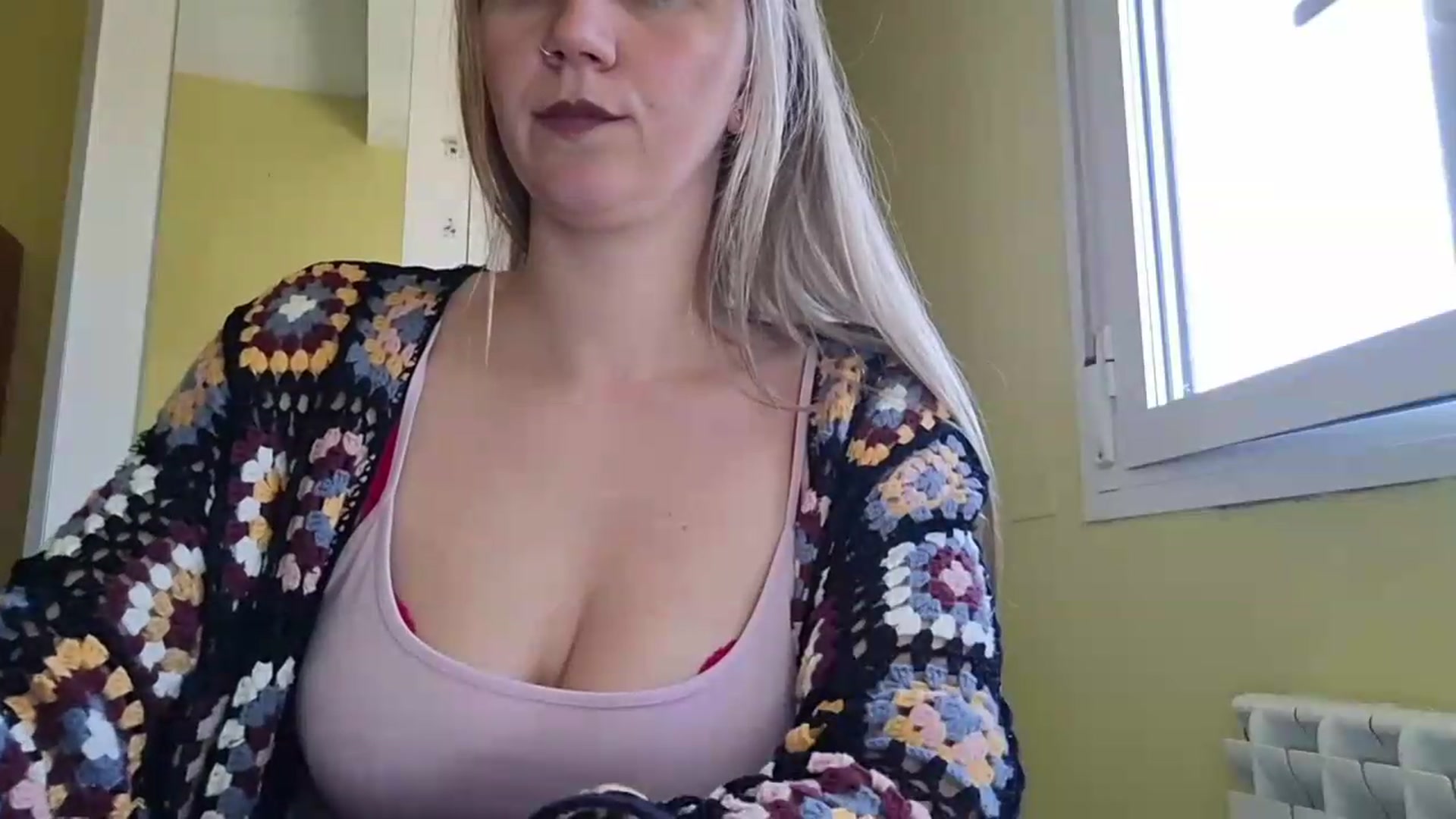 Gallery image thumbnail from KrisssKiss1's myfreecams stream on, 05/19/2026, 15:01 image 15 of 20