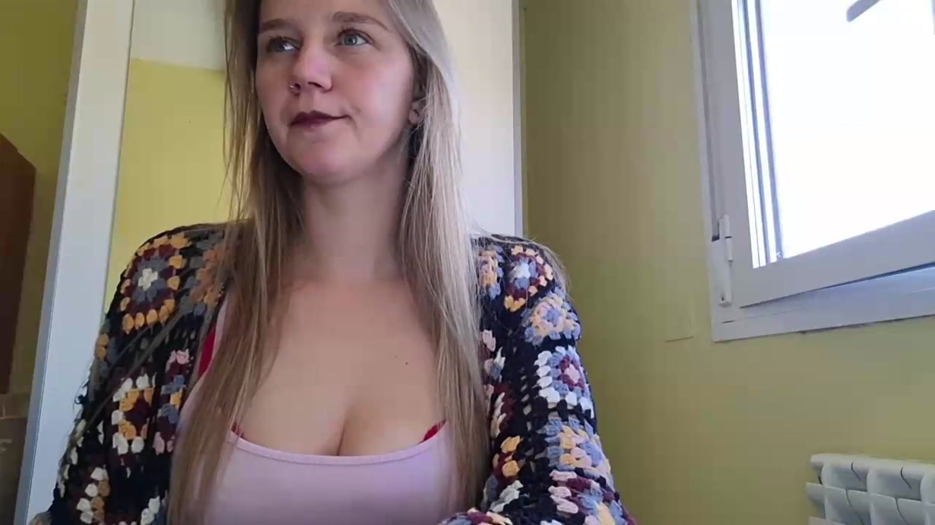 Gallery image thumbnail from KrisssKiss1's myfreecams stream on, 05/19/2026, 15:01 image 2 of 20