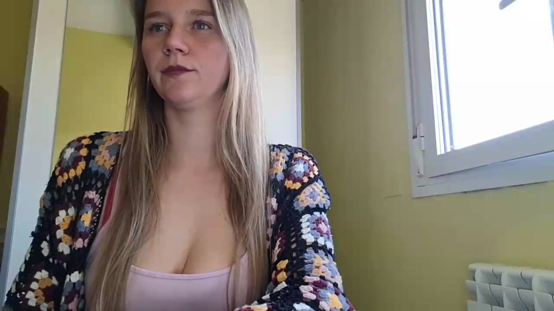 Gallery image thumbnail from KrisssKiss1's myfreecams stream on, 05/19/2026, 15:01 image 19 of 20