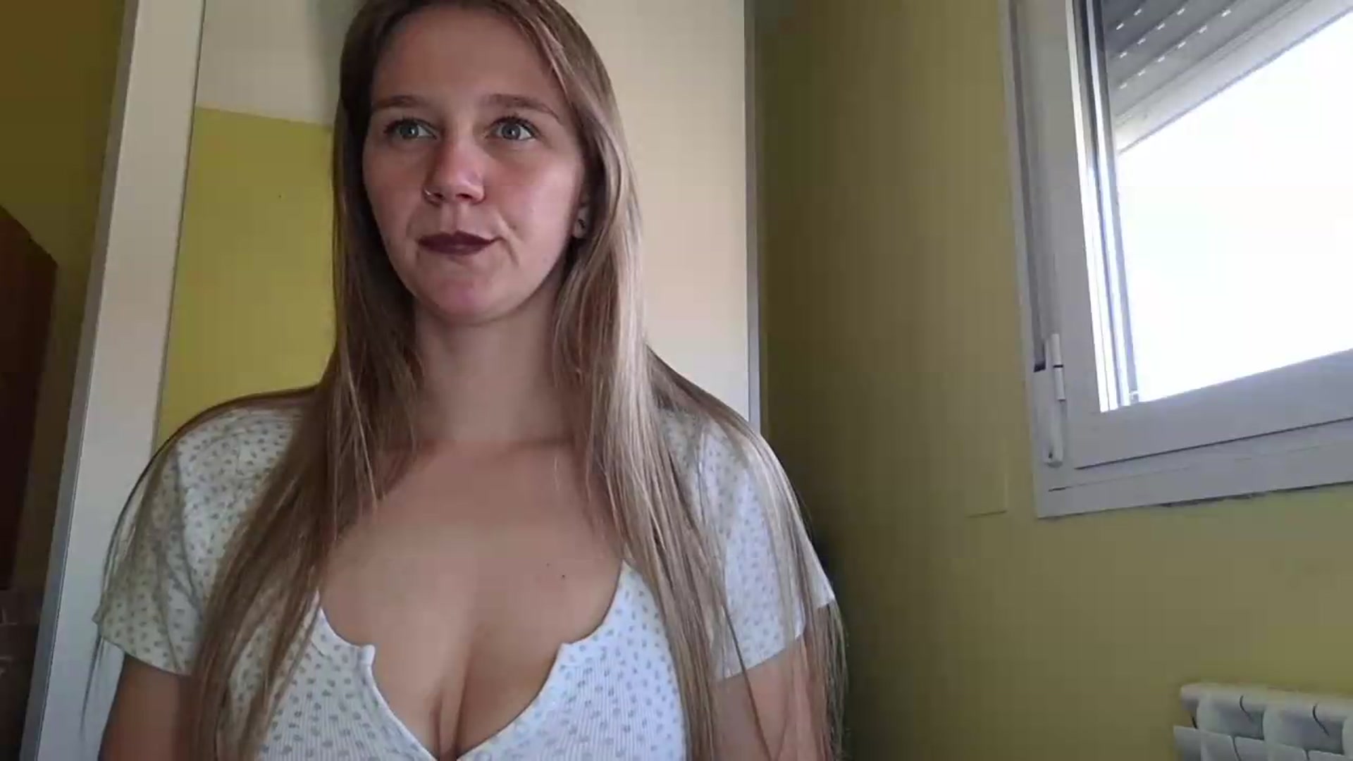 Gallery image thumbnail from KrisssKiss1's myfreecams stream on, 05/28/2026, 14:58 image 14 of 20