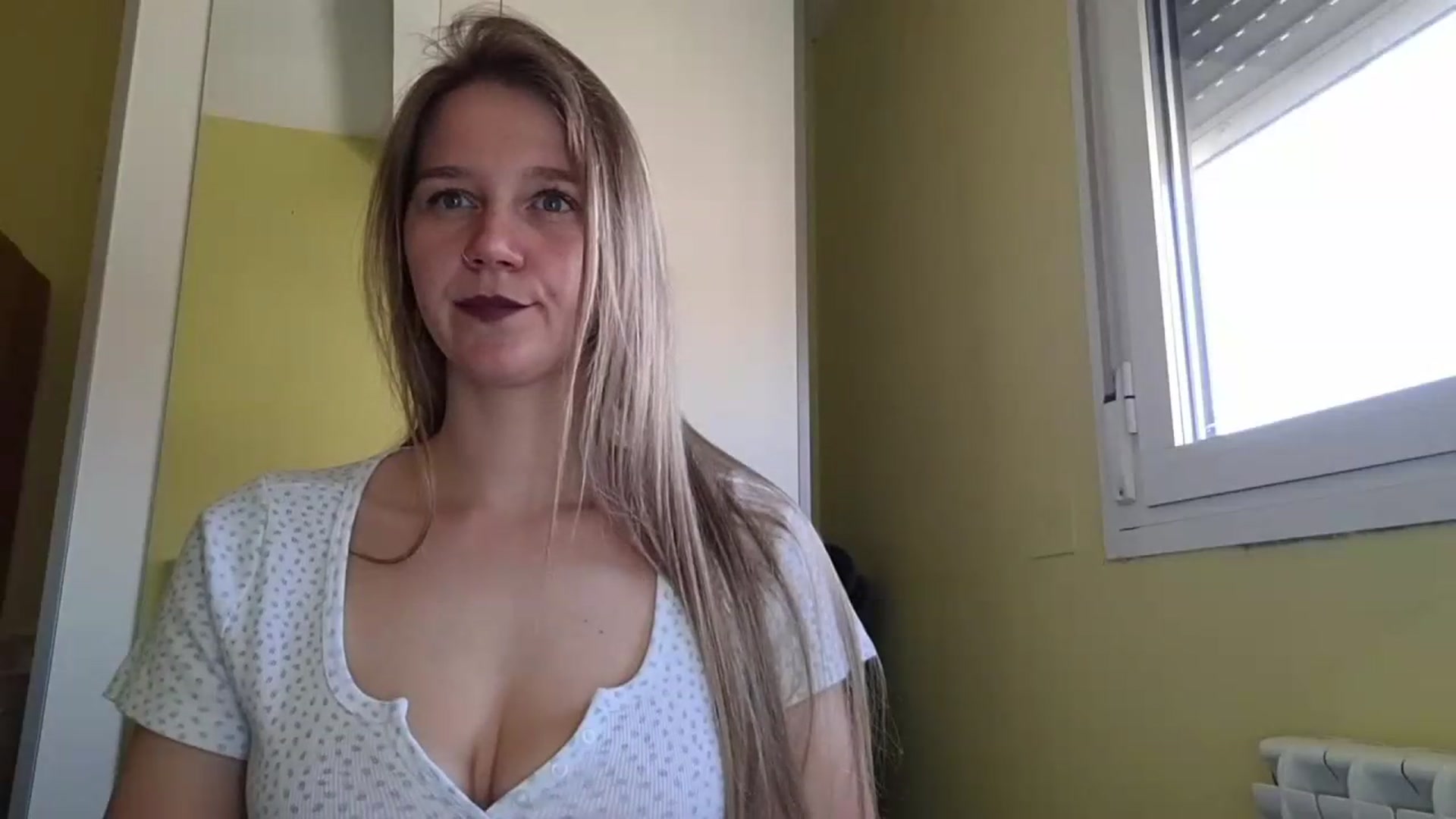 Gallery image thumbnail from KrisssKiss1's myfreecams stream on, 05/28/2026, 14:58 image 9 of 20