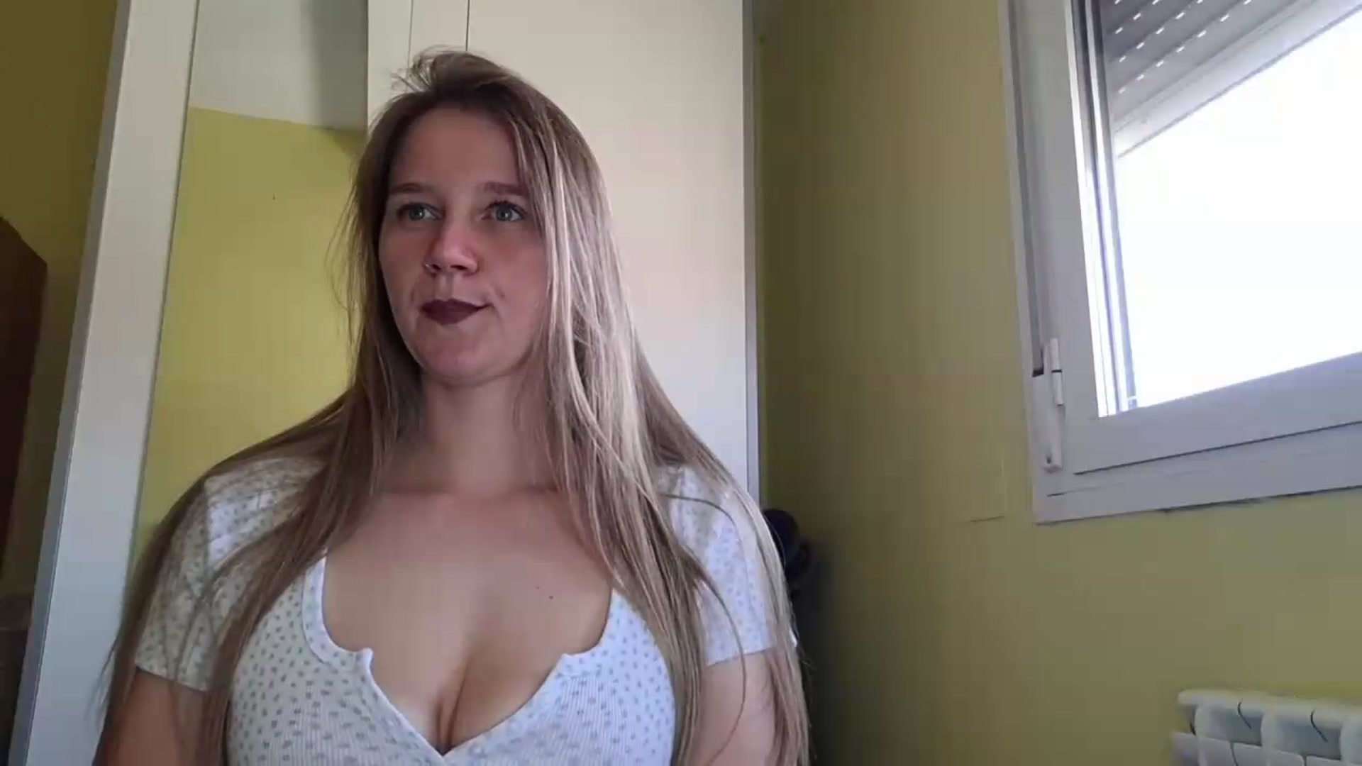 Gallery image thumbnail from KrisssKiss1's myfreecams stream on, 05/28/2026, 14:58 image 7 of 20