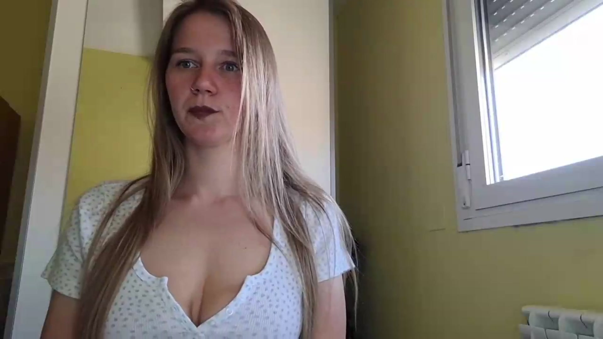 Gallery image thumbnail from KrisssKiss1's myfreecams stream on, 05/28/2026, 14:58 image 11 of 20