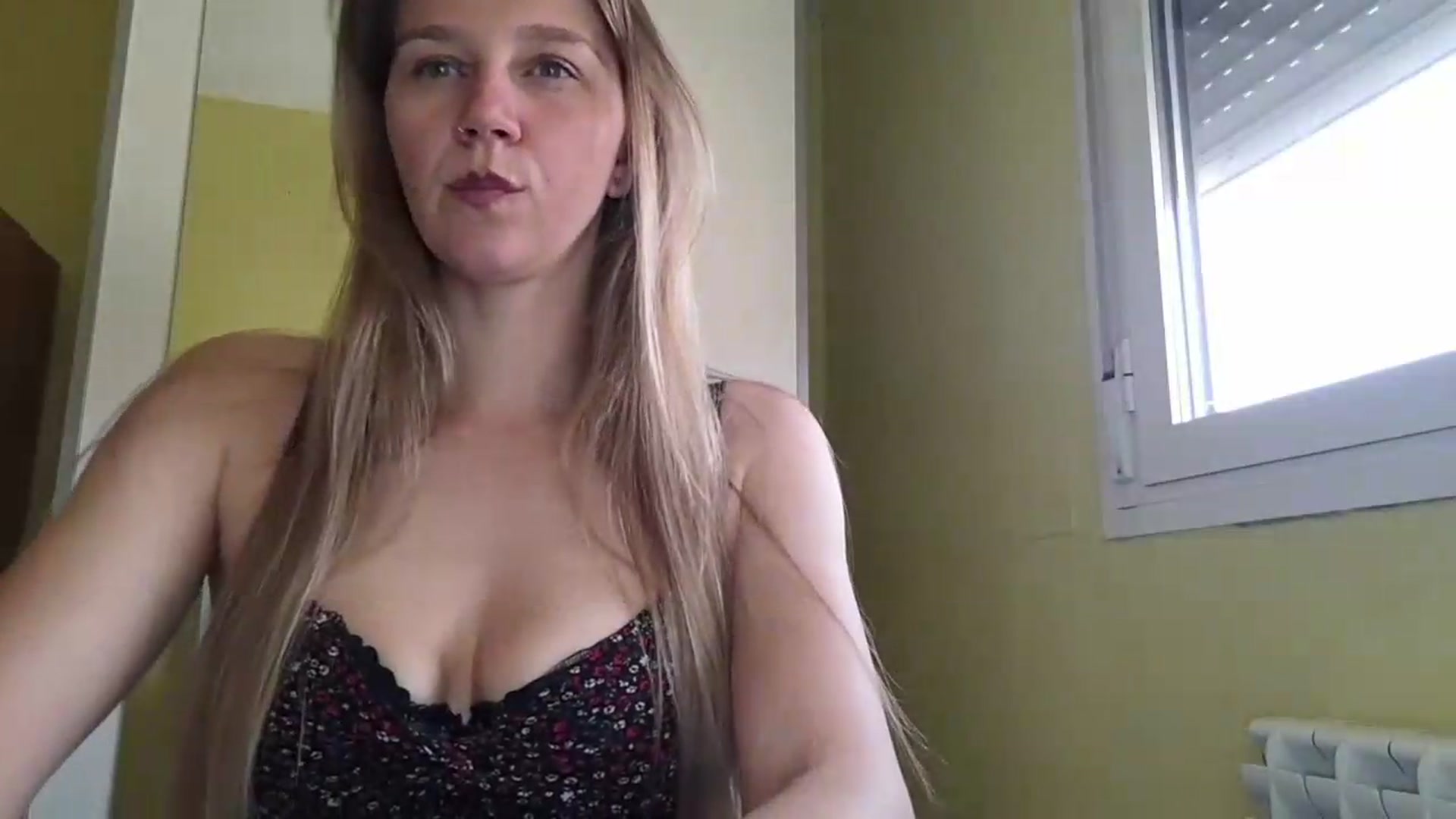 Gallery image thumbnail from KrisssKiss1's myfreecams stream on, 05/31/2026, 12:44 image 17 of 20