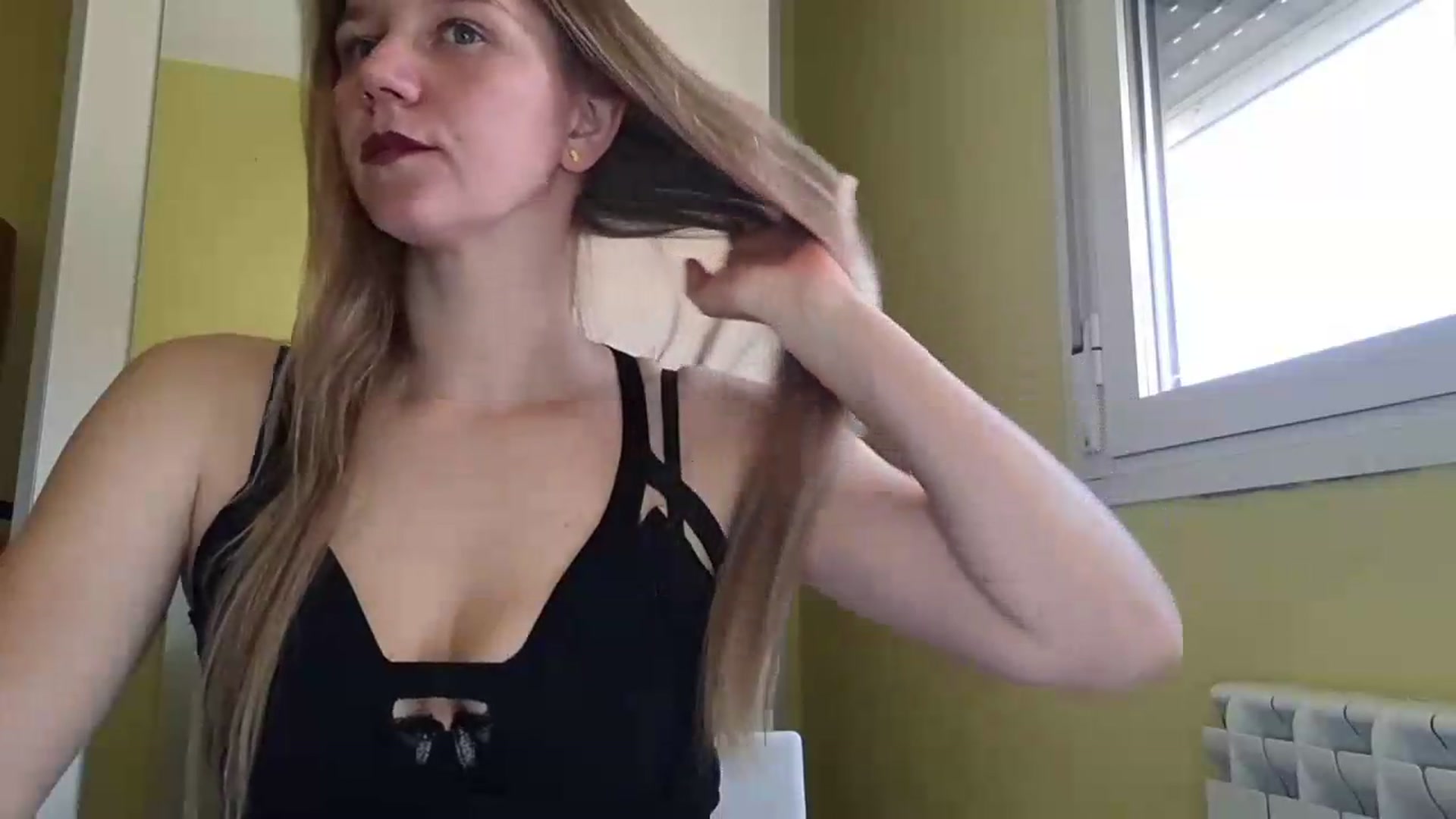Gallery image thumbnail from KrisssKiss1's myfreecams stream on, 06/01/2026, 12:47 image 18 of 20