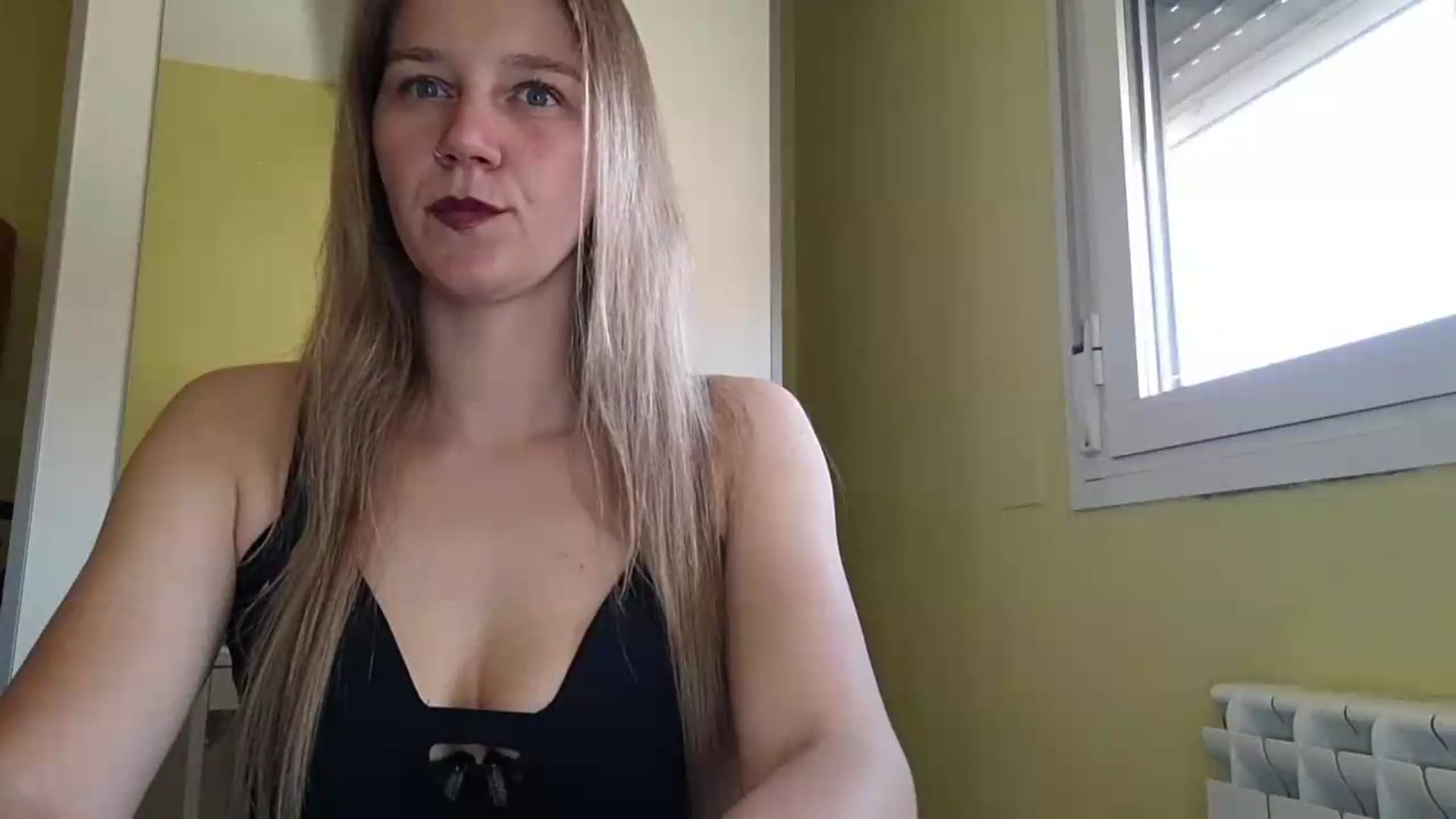 Gallery image thumbnail from KrisssKiss1's myfreecams stream on, 06/01/2026, 12:47 image 17 of 20