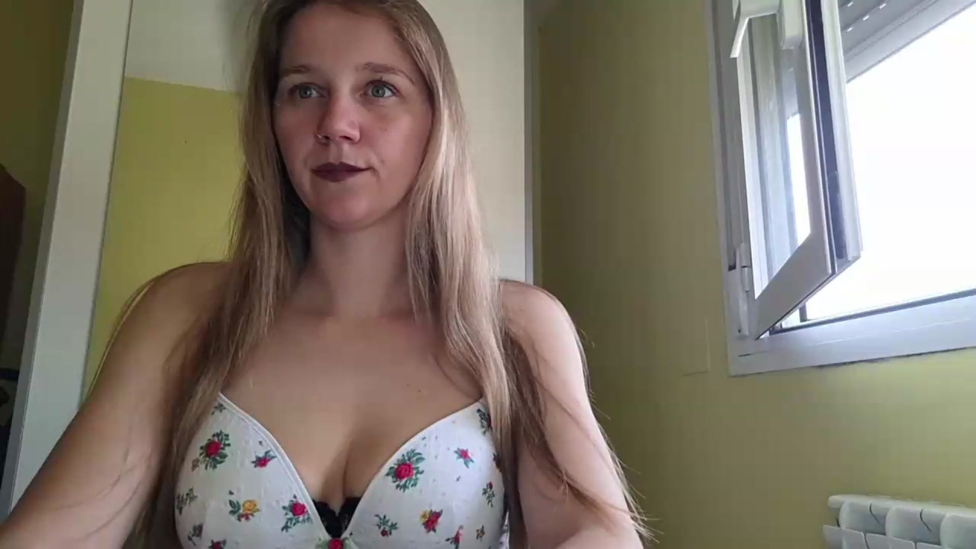 Gallery image thumbnail from KrisssKiss1's myfreecams stream on, 06/02/2026, 12:54 image 2 of 20