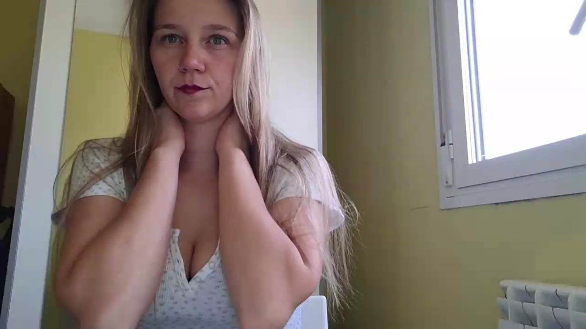 Gallery image thumbnail from KrisssKiss1's myfreecams stream on, 06/06/2026, 11:11 image 16 of 20