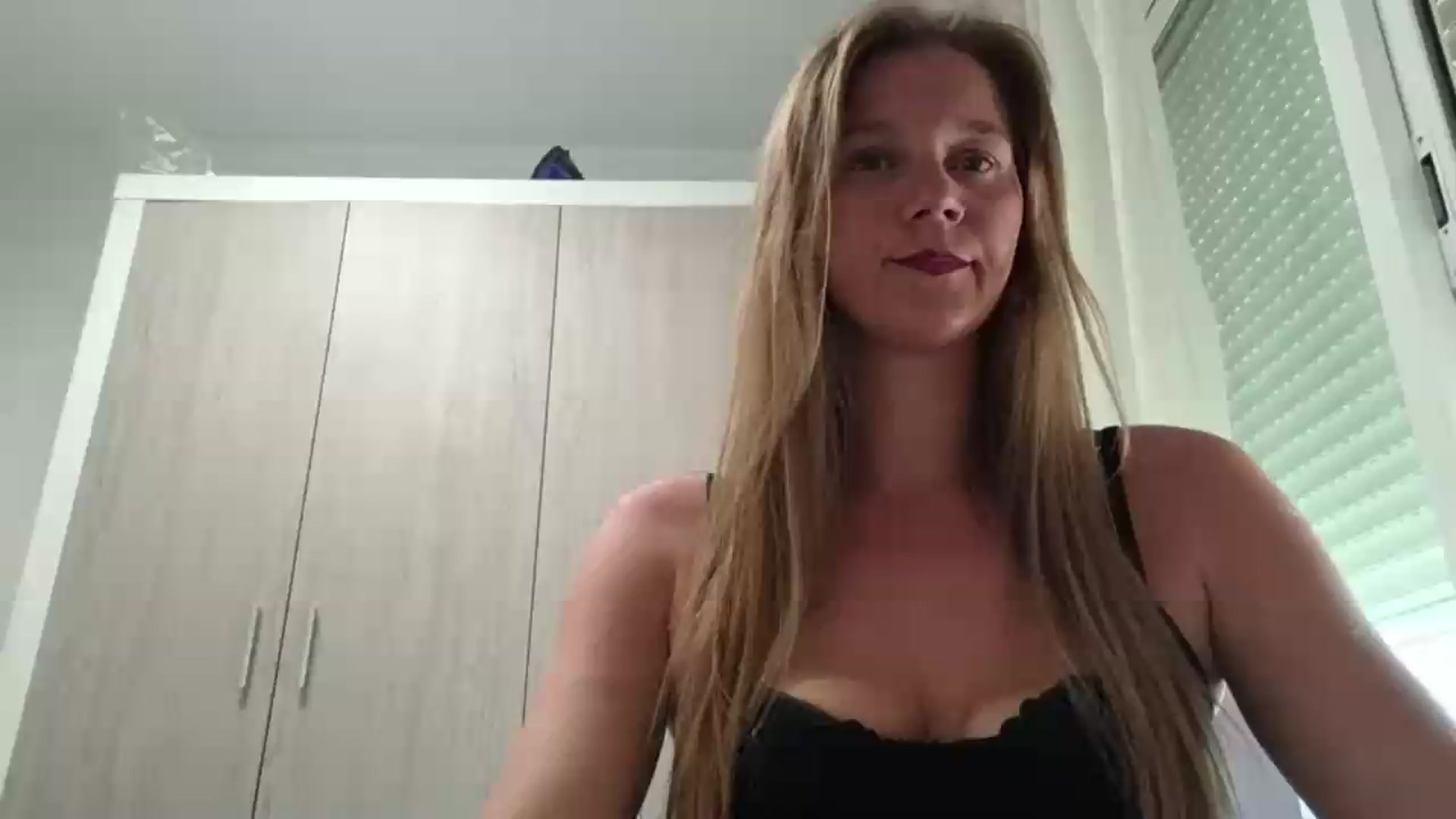 Gallery image thumbnail from KrisssKiss1's myfreecams stream on, 06/14/2026, 13:06 image 1 of 20