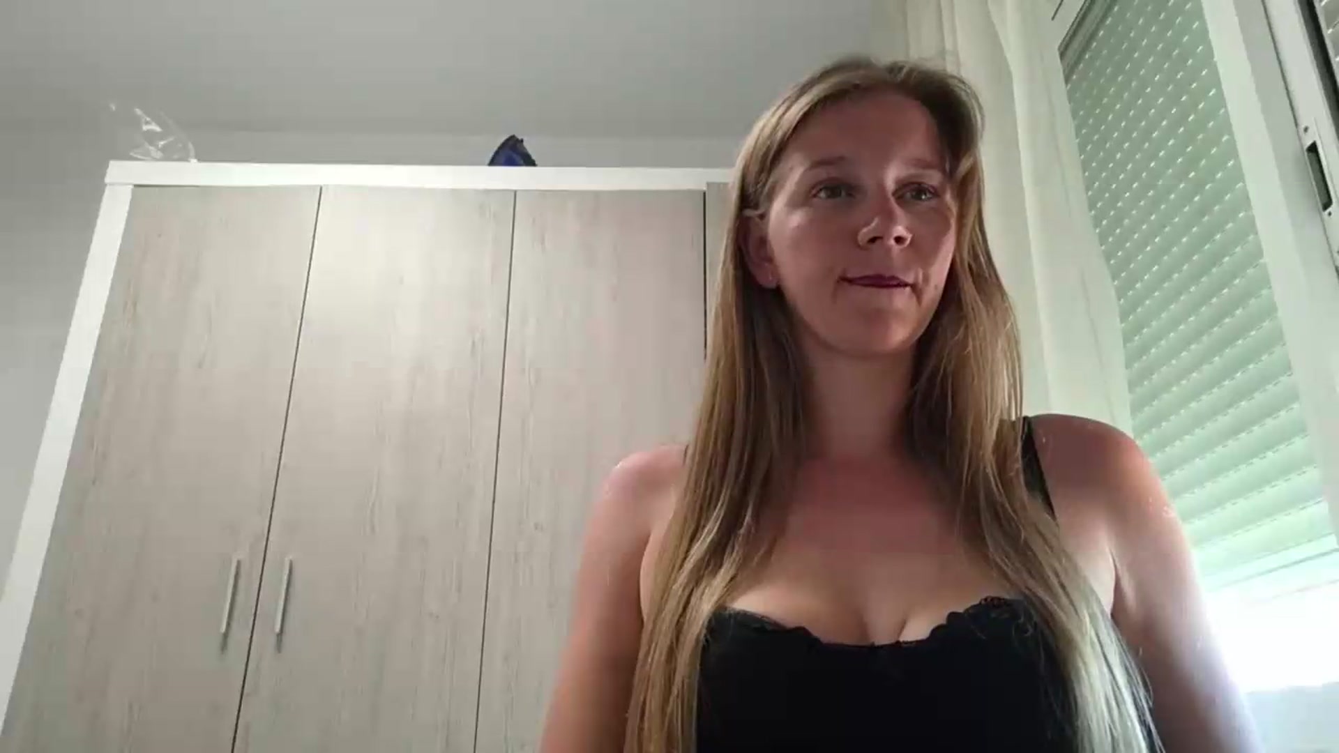 Gallery image thumbnail from KrisssKiss1's myfreecams stream on, 06/14/2026, 13:06 image 10 of 20