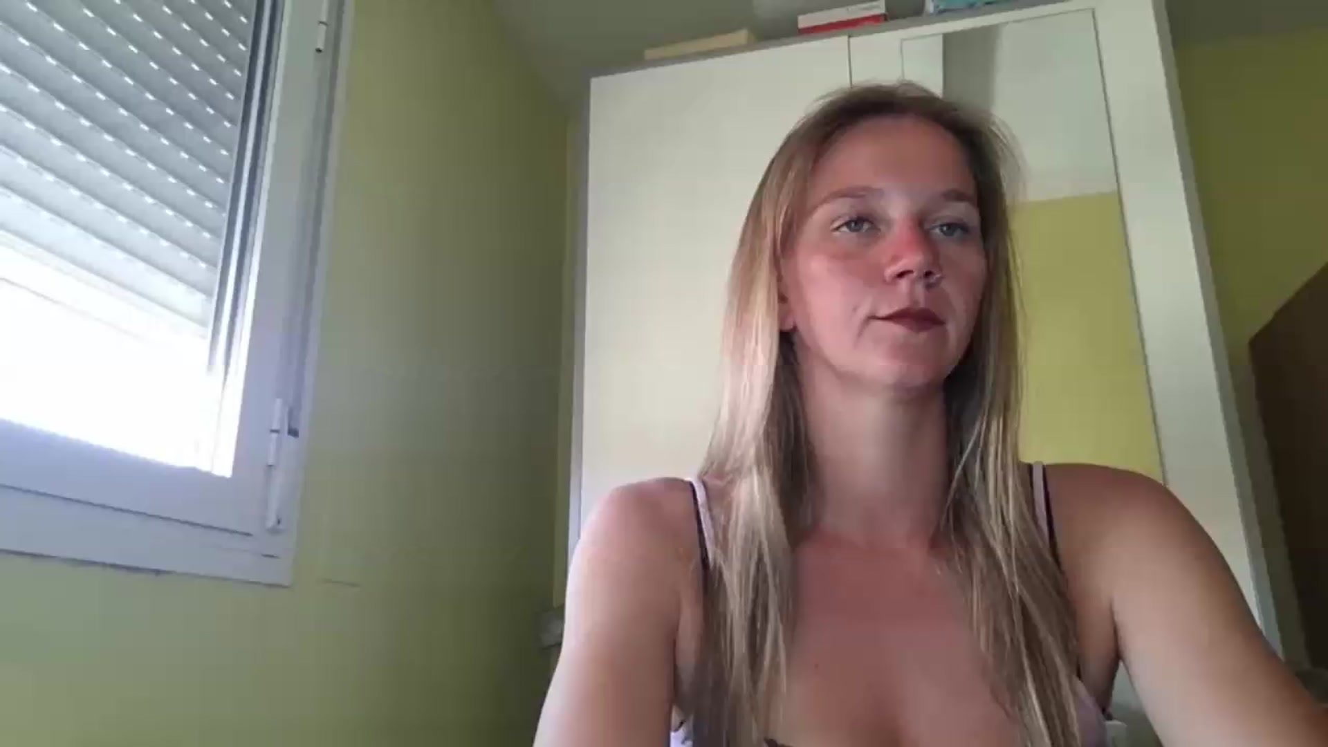 Gallery image thumbnail from KrisssKiss1's myfreecams stream on, 06/20/2026, 12:31 image 15 of 20