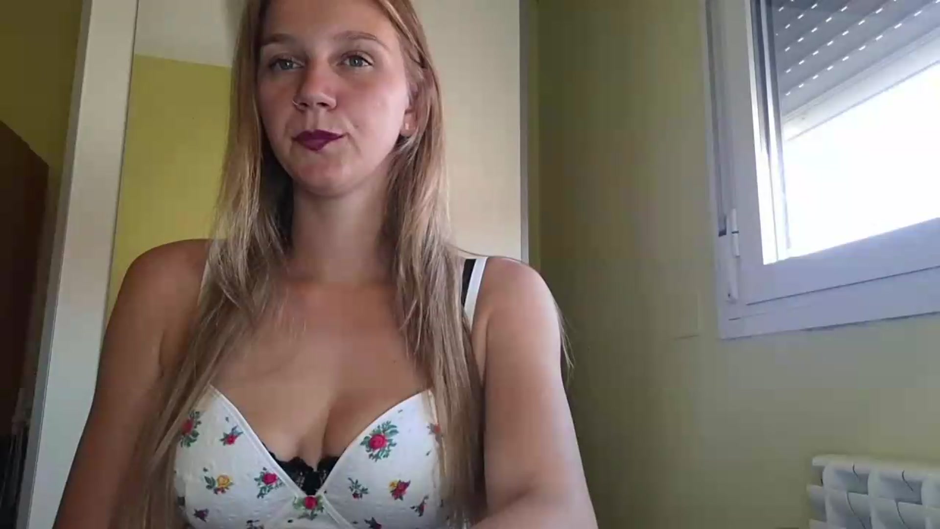 Gallery image thumbnail from KrisssKiss1's myfreecams stream on, 06/28/2026, 13:02 image 4 of 20