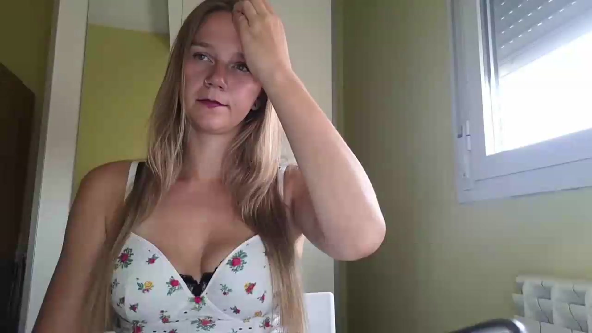 Gallery image thumbnail from KrisssKiss1's myfreecams stream on, 06/28/2026, 14:33 image 16 of 20