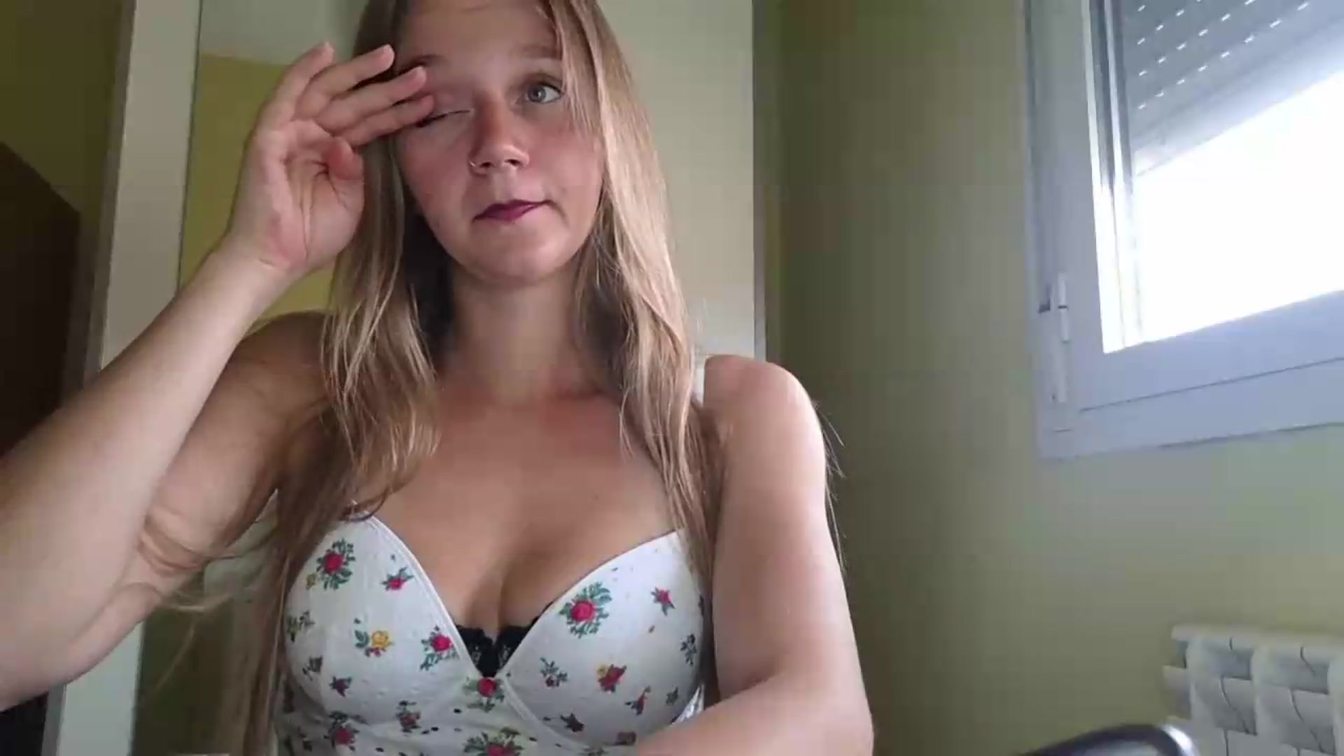 Gallery image thumbnail from KrisssKiss1's myfreecams stream on, 06/28/2026, 14:33 image 13 of 20