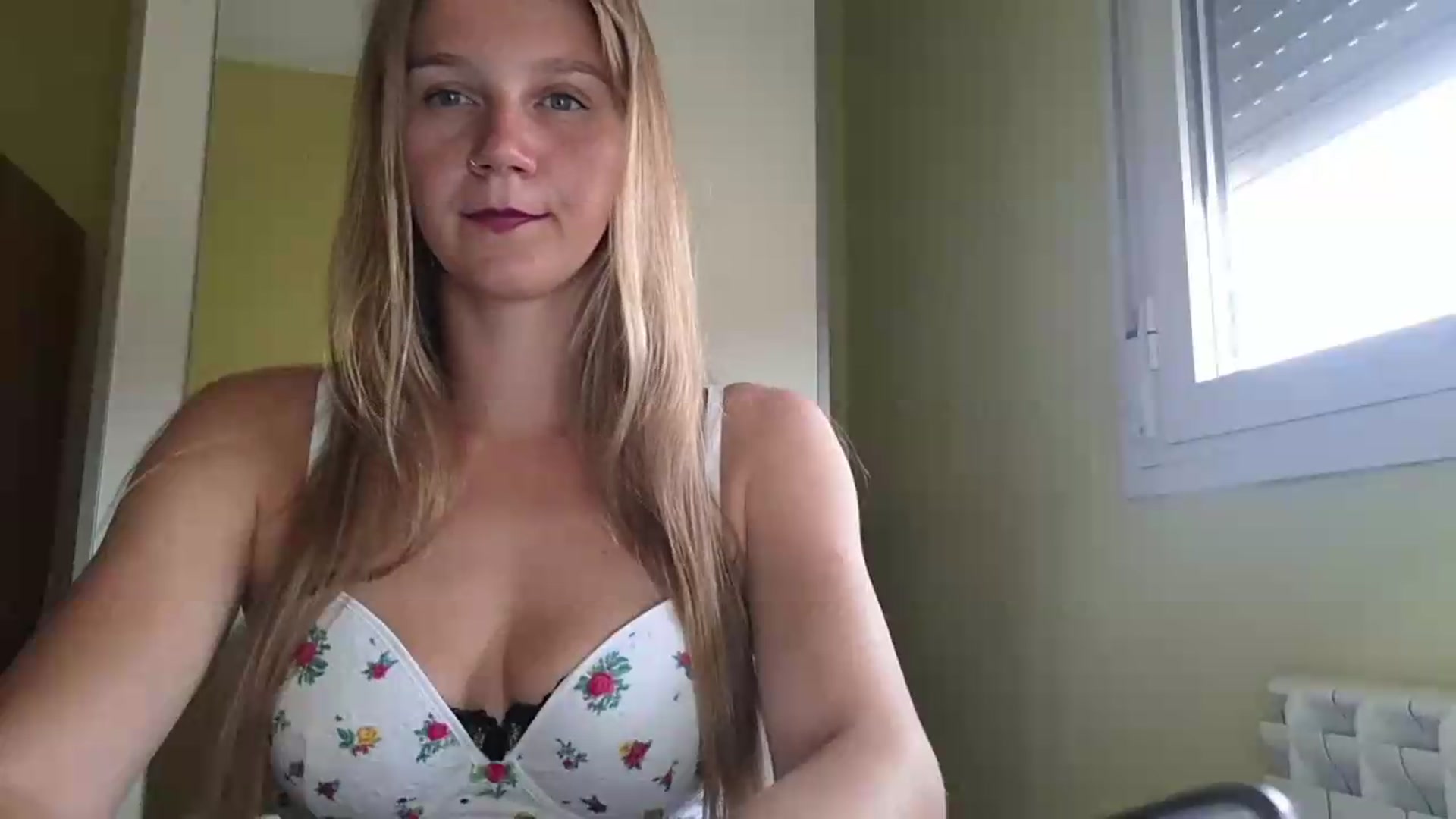 Gallery image thumbnail from KrisssKiss1's myfreecams stream on, 06/28/2026, 14:33 image 14 of 20