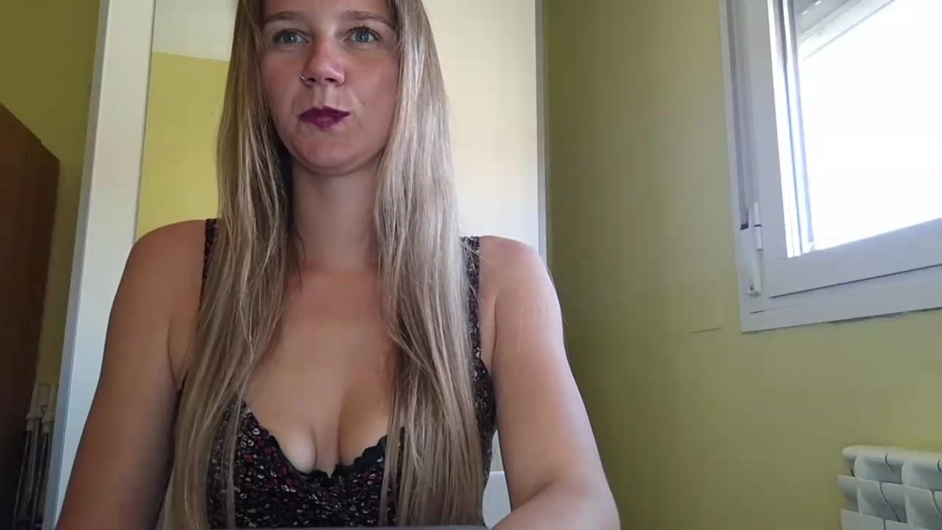 Gallery image thumbnail from KrisssKiss1's myfreecams stream on, 06/29/2026, 13:22 image 17 of 20