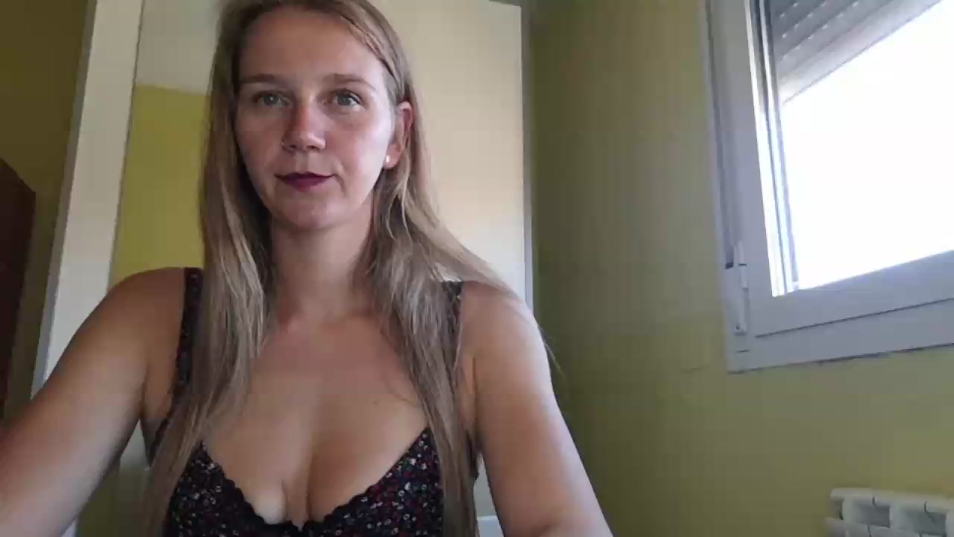 Gallery image thumbnail from KrisssKiss1's myfreecams stream on, 06/29/2026, 15:15 image 15 of 20