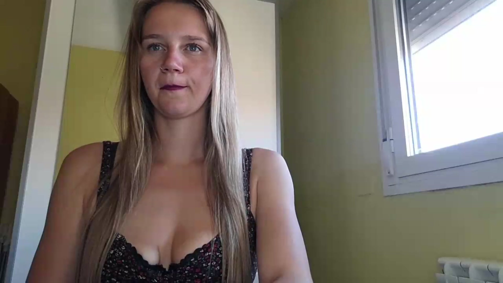 Gallery image thumbnail from KrisssKiss1's myfreecams stream on, 06/29/2026, 15:15 image 17 of 20