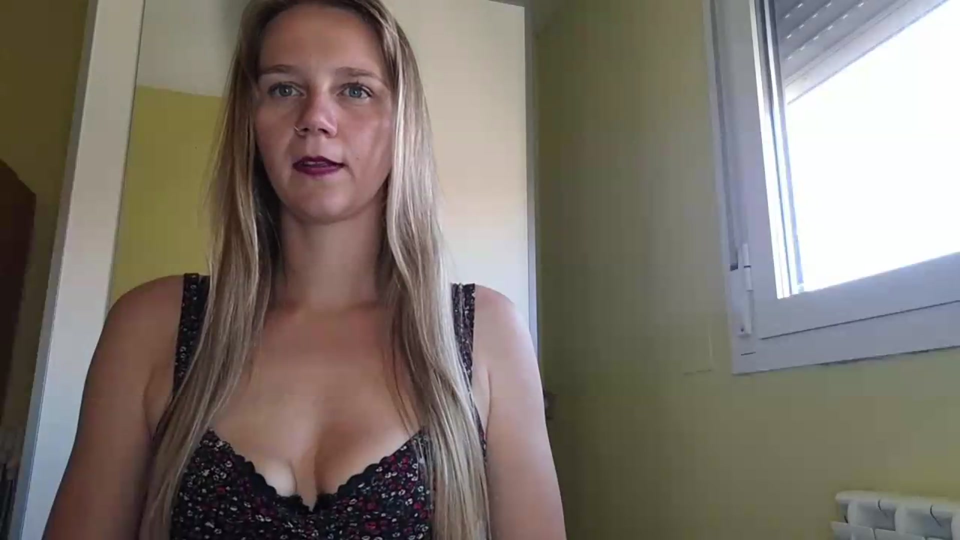 Gallery image thumbnail from KrisssKiss1's myfreecams stream on, 06/29/2026, 15:15 image 19 of 20