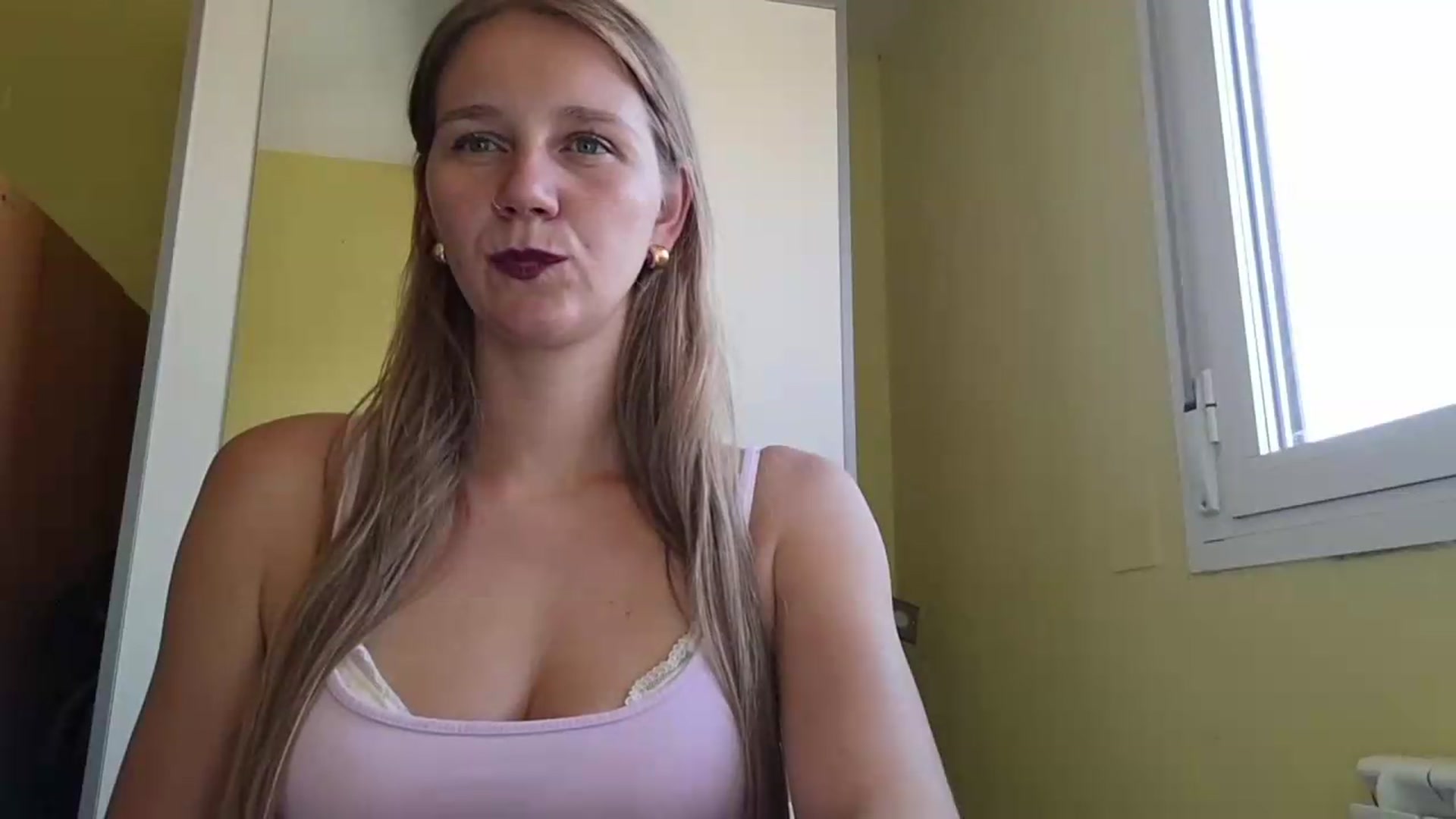 Gallery image thumbnail from KrisssKiss1's myfreecams stream on, 07/09/2026, 14:53 image 8 of 20