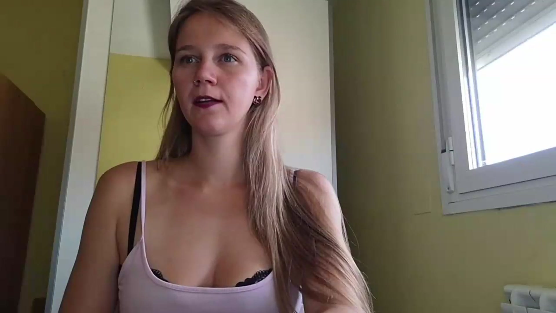 Gallery image thumbnail from KrisssKiss1's myfreecams stream on, 07/15/2026, 13:01 image 2 of 20