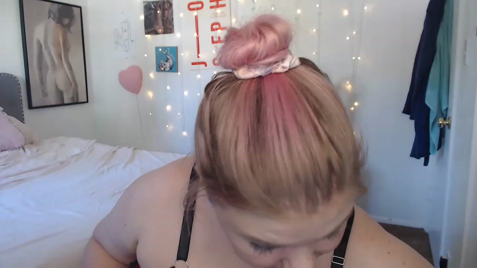 Gallery image thumbnail from KrissyBae's myfreecams stream on, 06/12/2023, 02:04 image 7 of 20