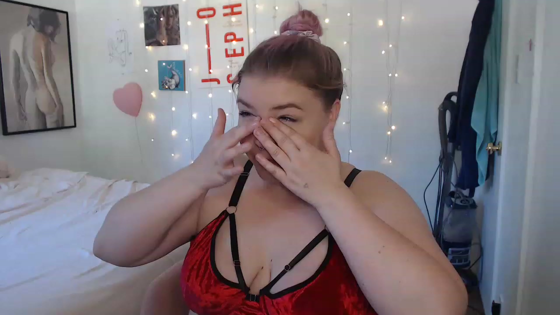 Gallery image thumbnail from KrissyBae's myfreecams stream on, 06/12/2023, 02:04 image 6 of 20