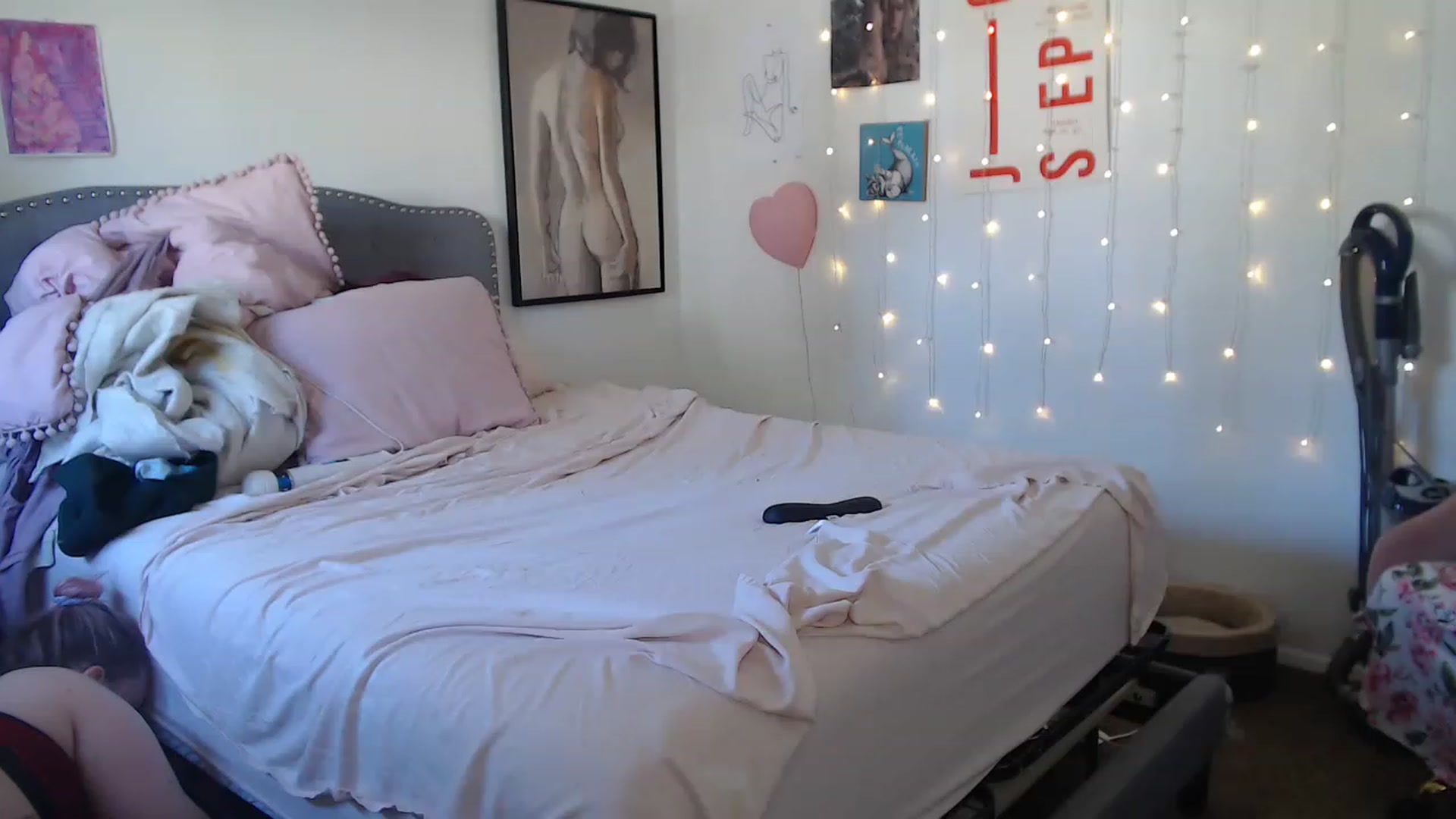 Gallery image thumbnail from KrissyBae's myfreecams stream on, 06/12/2023, 02:04 image 11 of 20