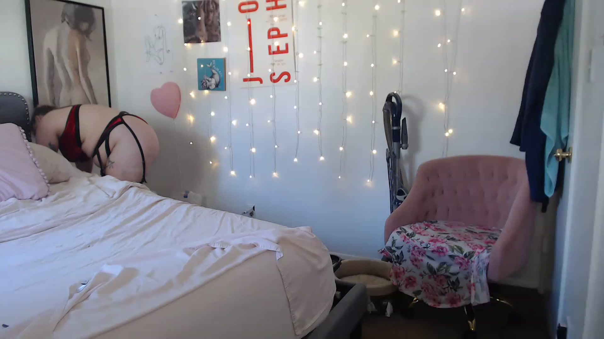 Gallery image thumbnail from KrissyBae's myfreecams stream on, 06/12/2023, 02:04 image 9 of 20
